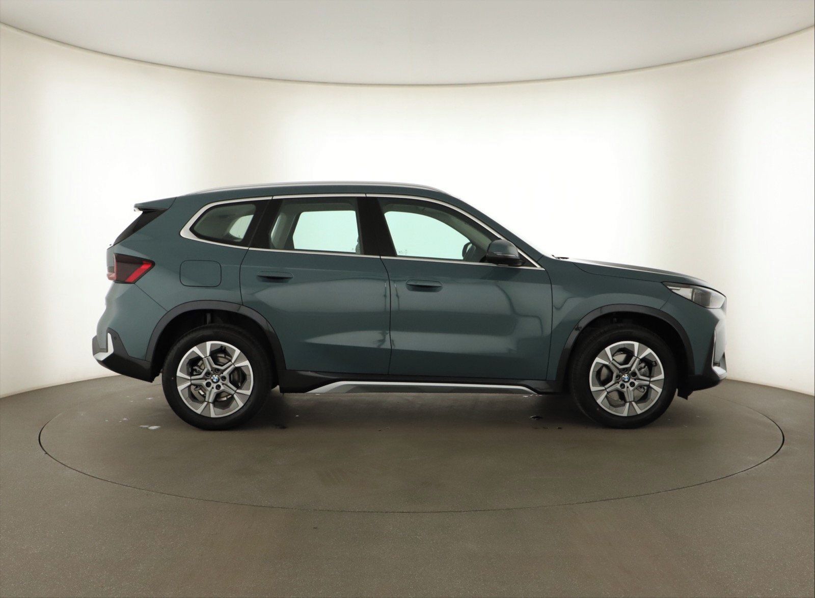 BMW X1, sDrive18i, XLine Edition - fotka 6