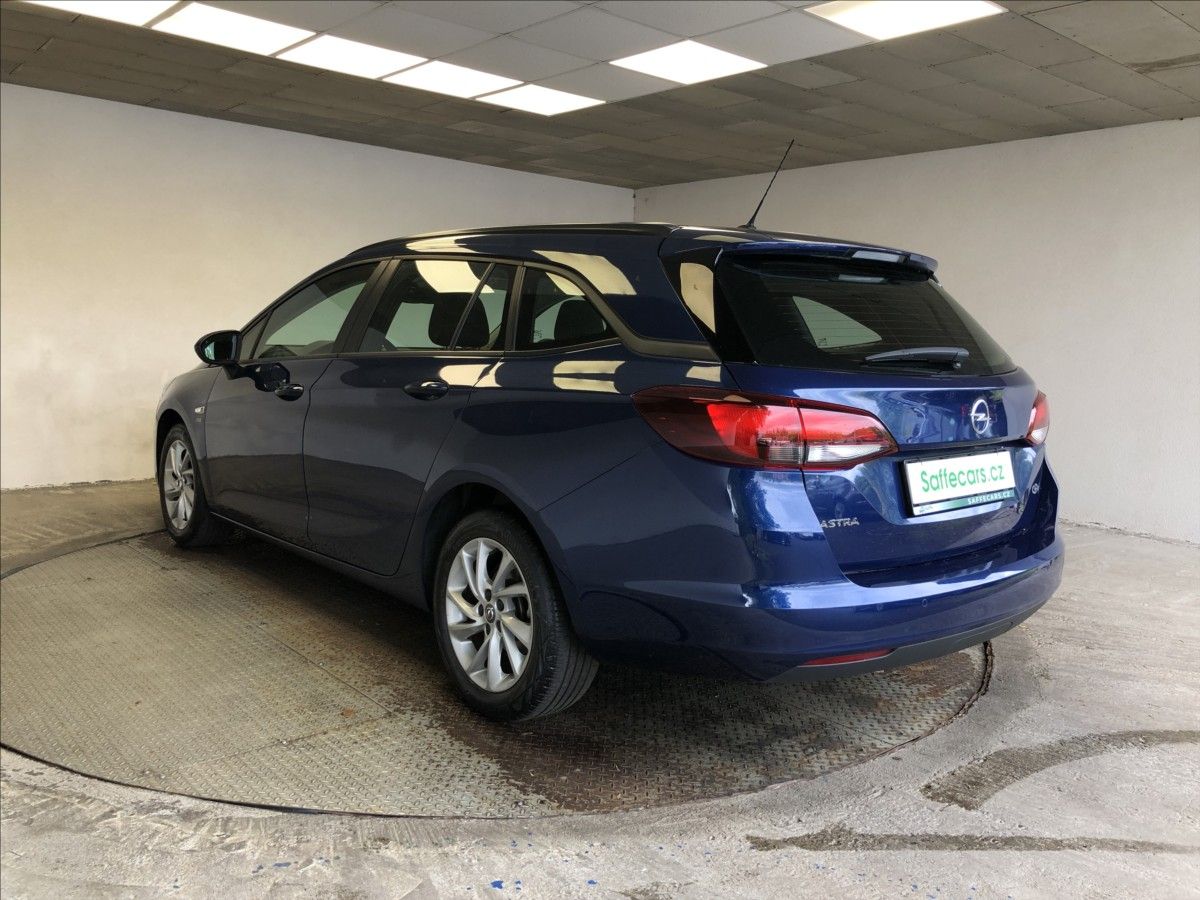 Opel Astra, 1,2 T 81KW Sport Tourer - fotka 5