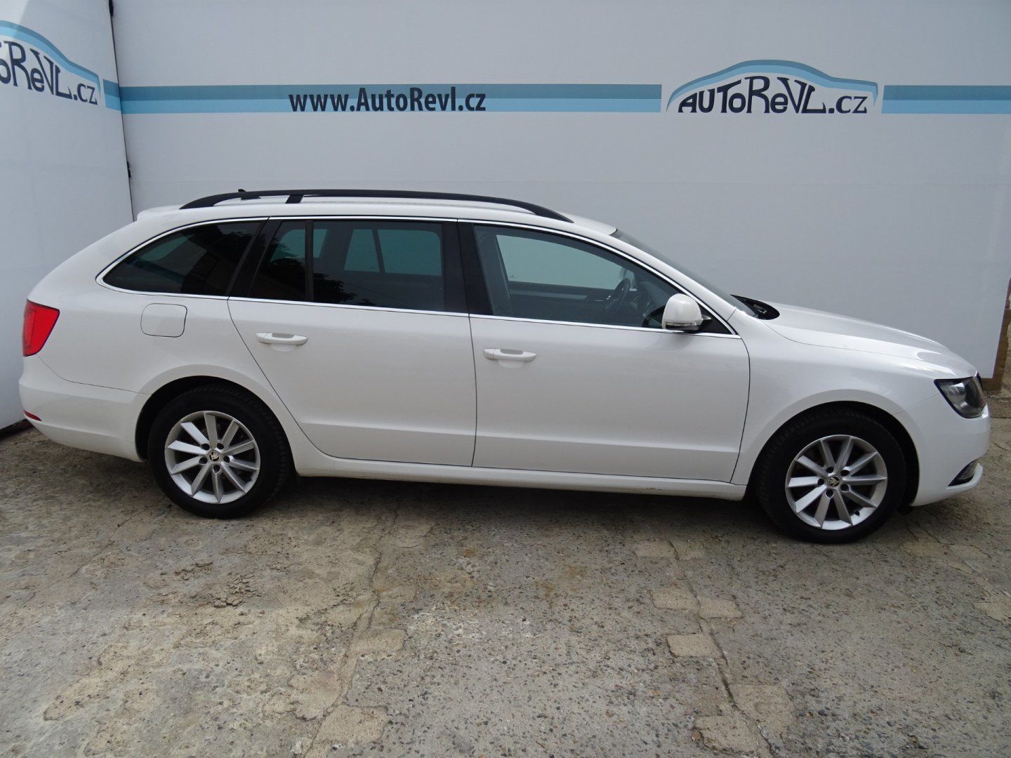 Škoda Superb, 2.0TDi,103kW,1maj,S.kni,navi - fotka 5