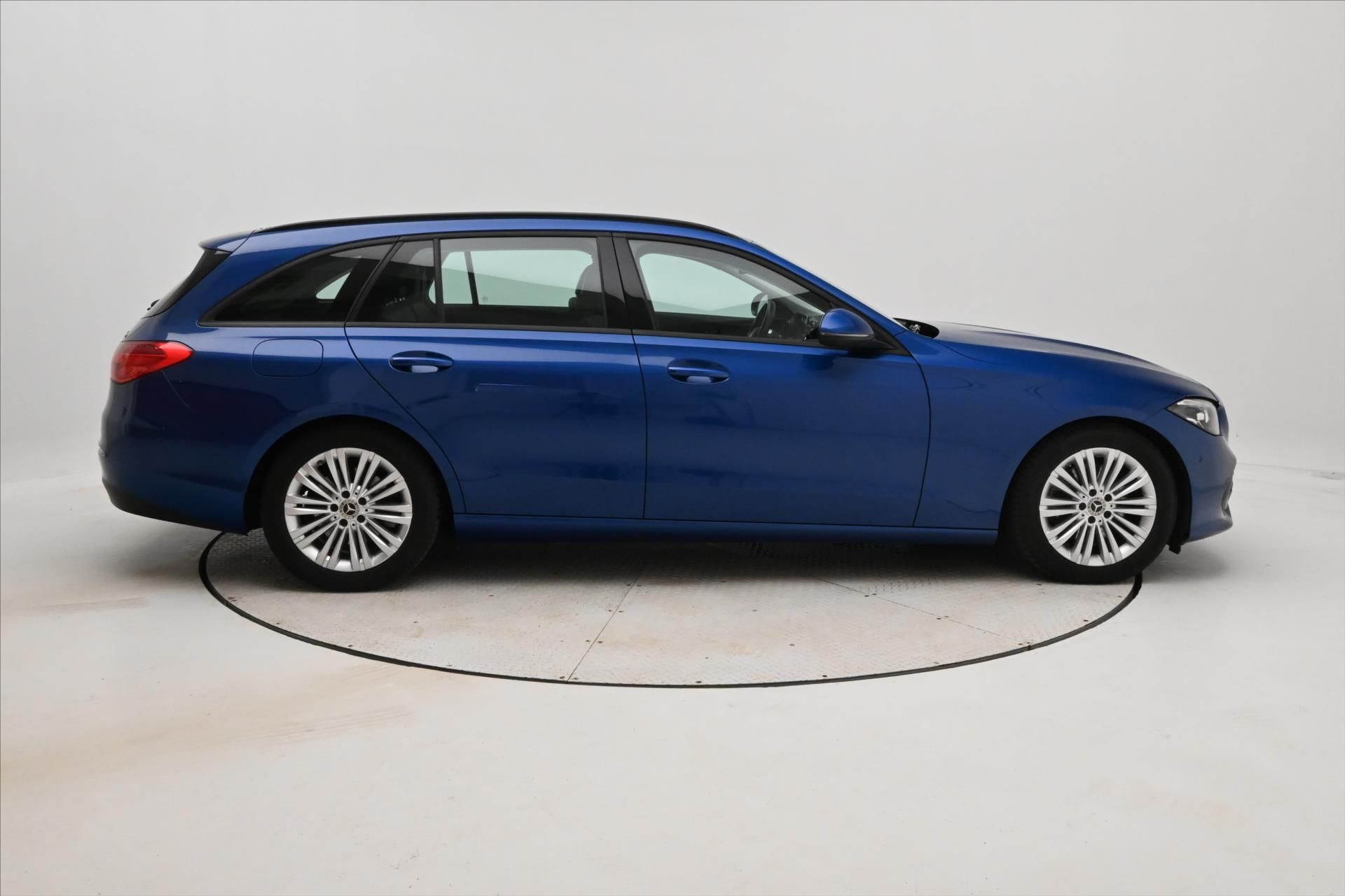 Mercedes-Benz Třídy C, 2,0 220d 147kW 4MATIC AVANTGAR - fotka 4