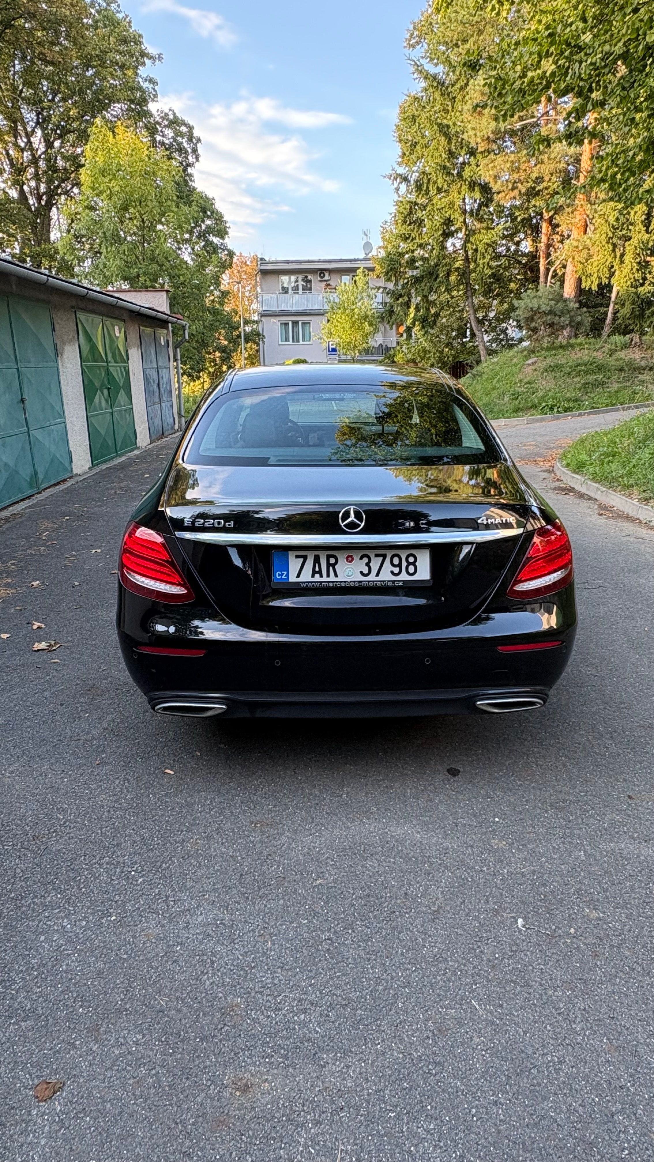 Mercedes-Benz Třídy E, 220 D 4MATIC - fotka 4