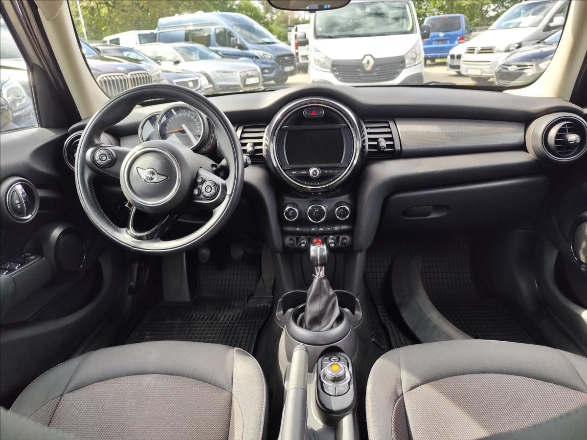 Mini Cooper, 1.5i 100KW ALU NAVI AUT.KLIMA - fotka 4