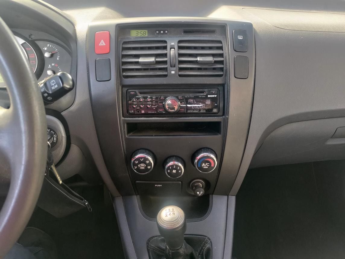 Hyundai Tucson, 2.0 16V CVVT, benzín - fotka 3