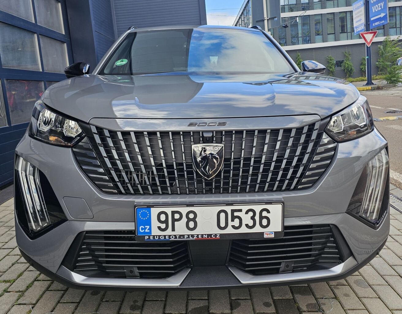 Peugeot 2008, ALLURE PureTech 100 S&S MAN6 - fotka 4