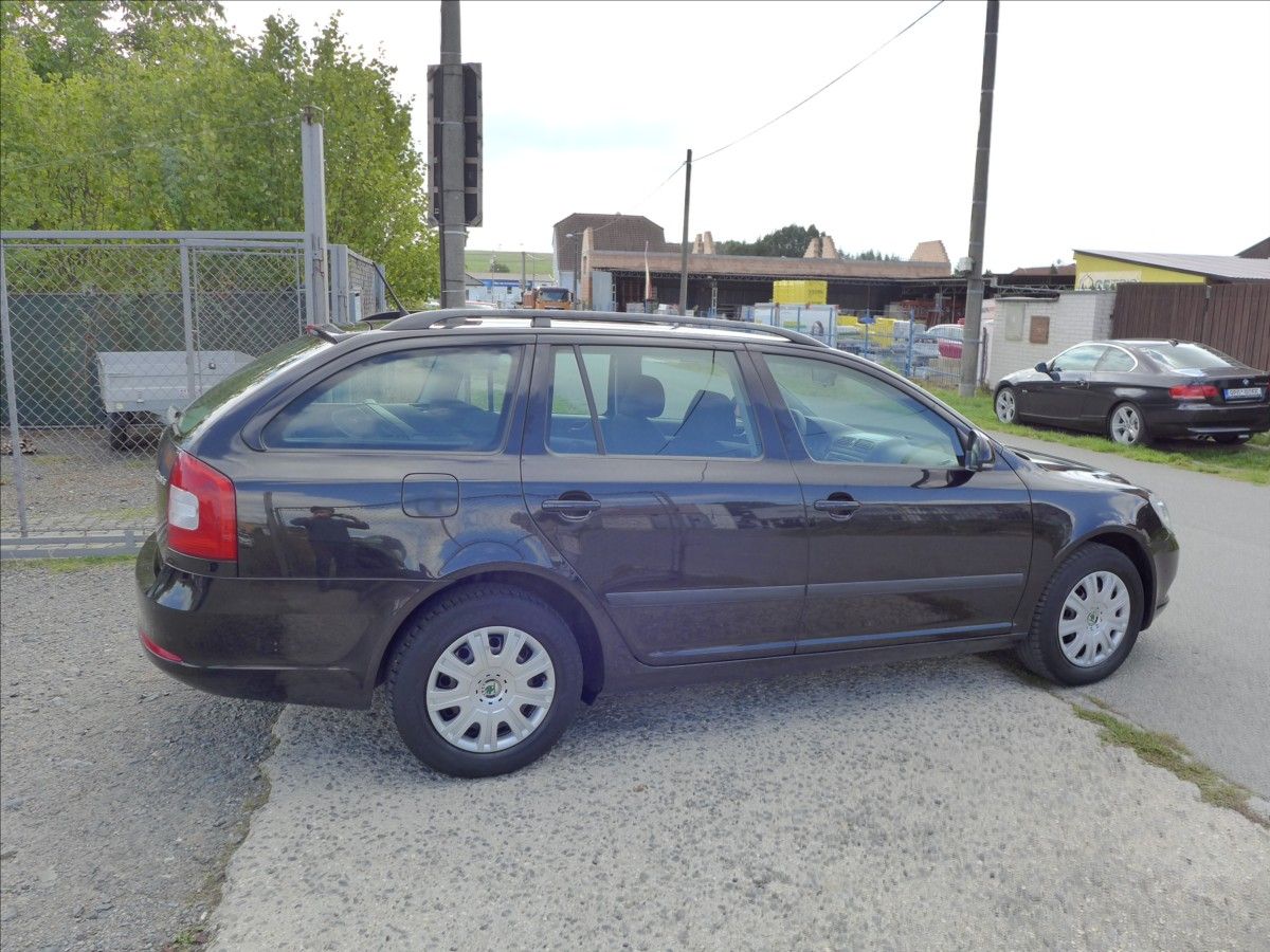 Škoda Octavia, 1,4 TSI  DIGI KLIMA, VÝHŘEV - fotka 5