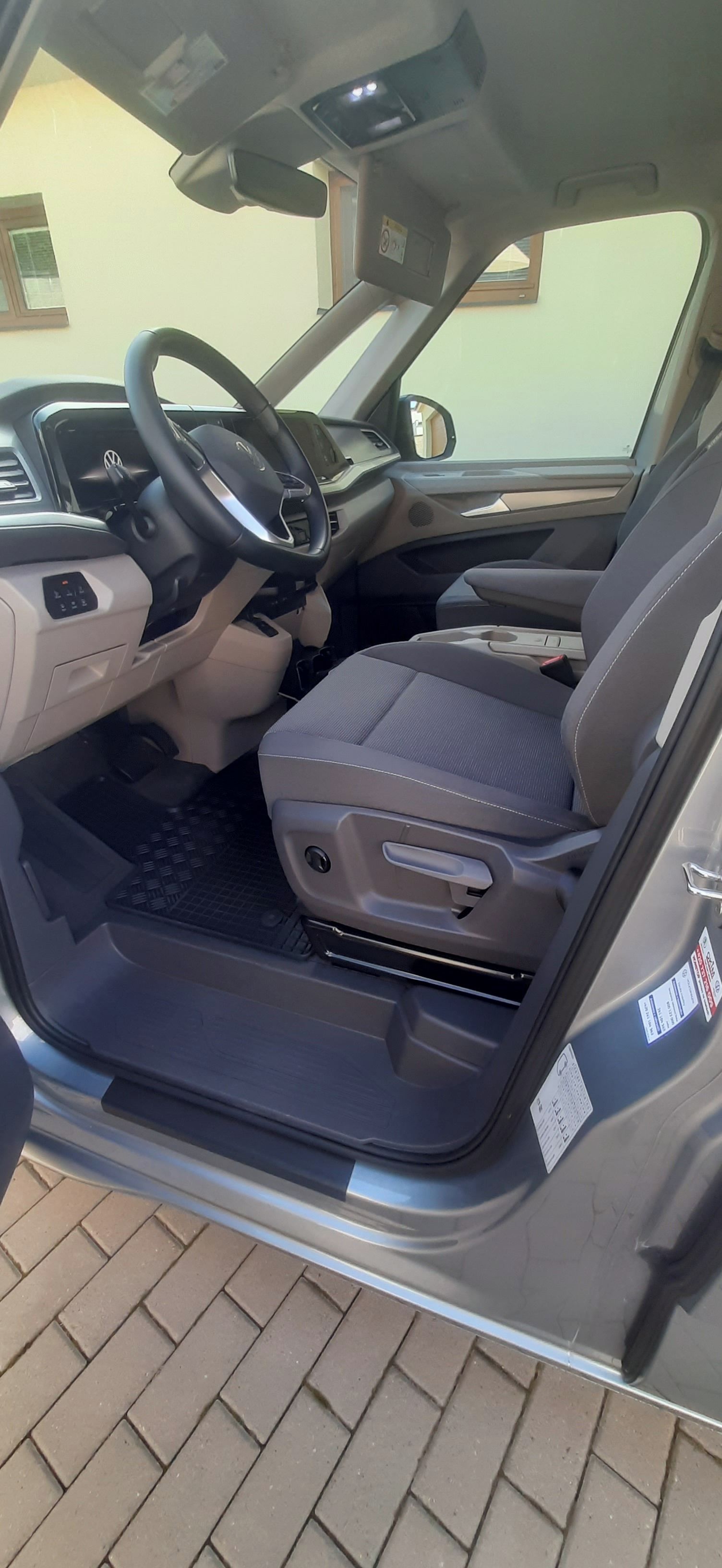 Volkswagen Multivan, Akční Multivan, Life 2,0 - fotka 4