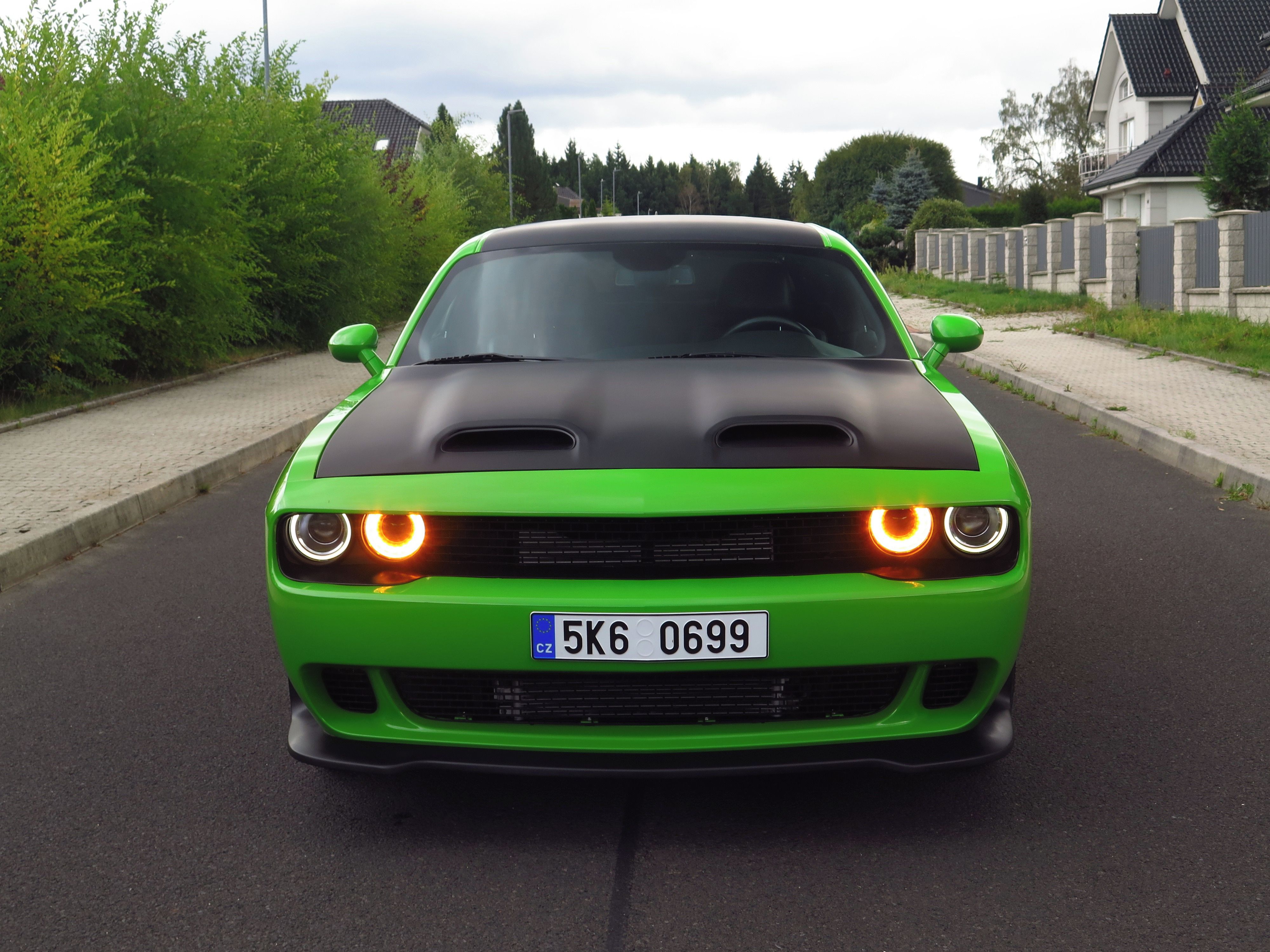 Dodge Challenger, 3.6 V6 - 4x4 - SRT vzhled - fotka 5