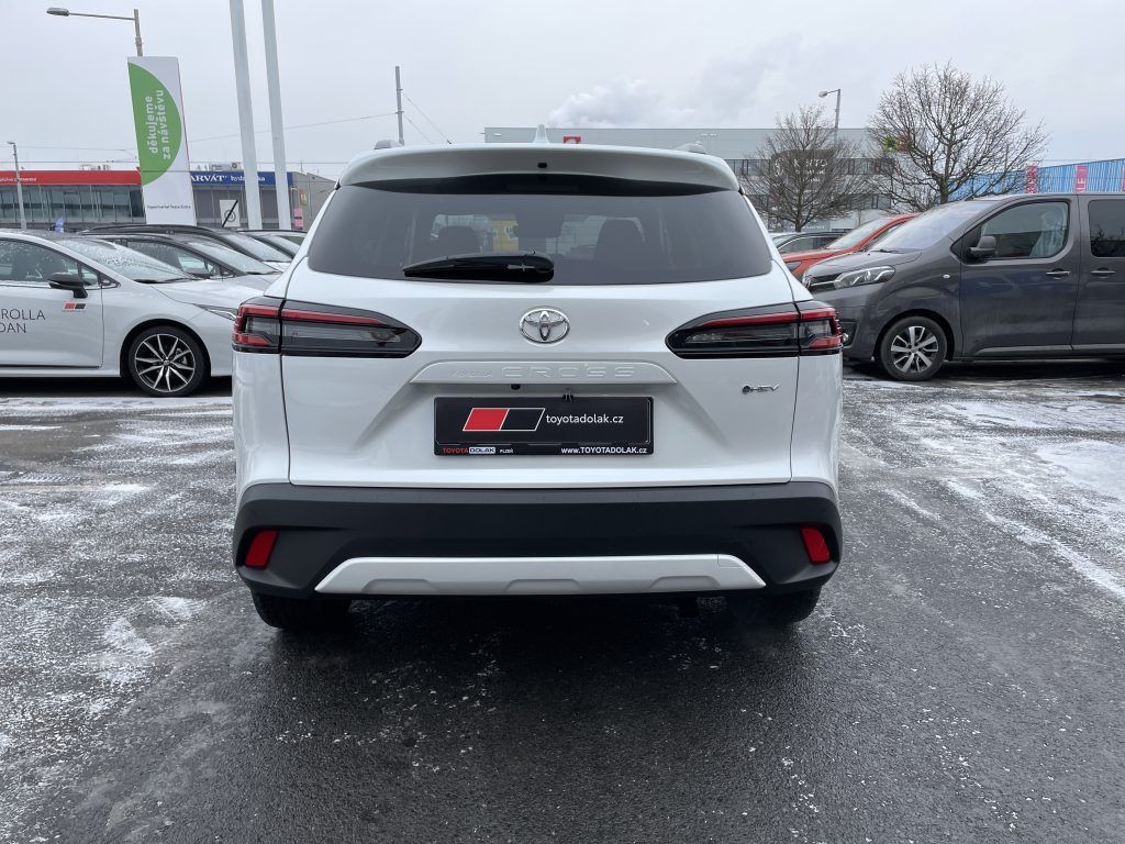 Toyota Corolla Cross, 1.8 Hybrid Style ODBĚR 12/2026 - fotka 4