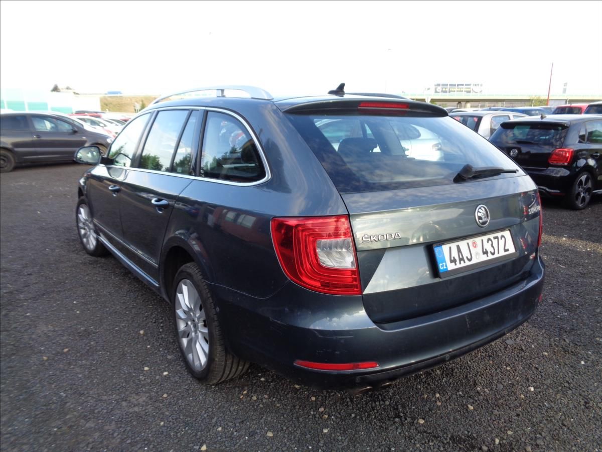 Škoda Superb, 2,0 - fotka 4