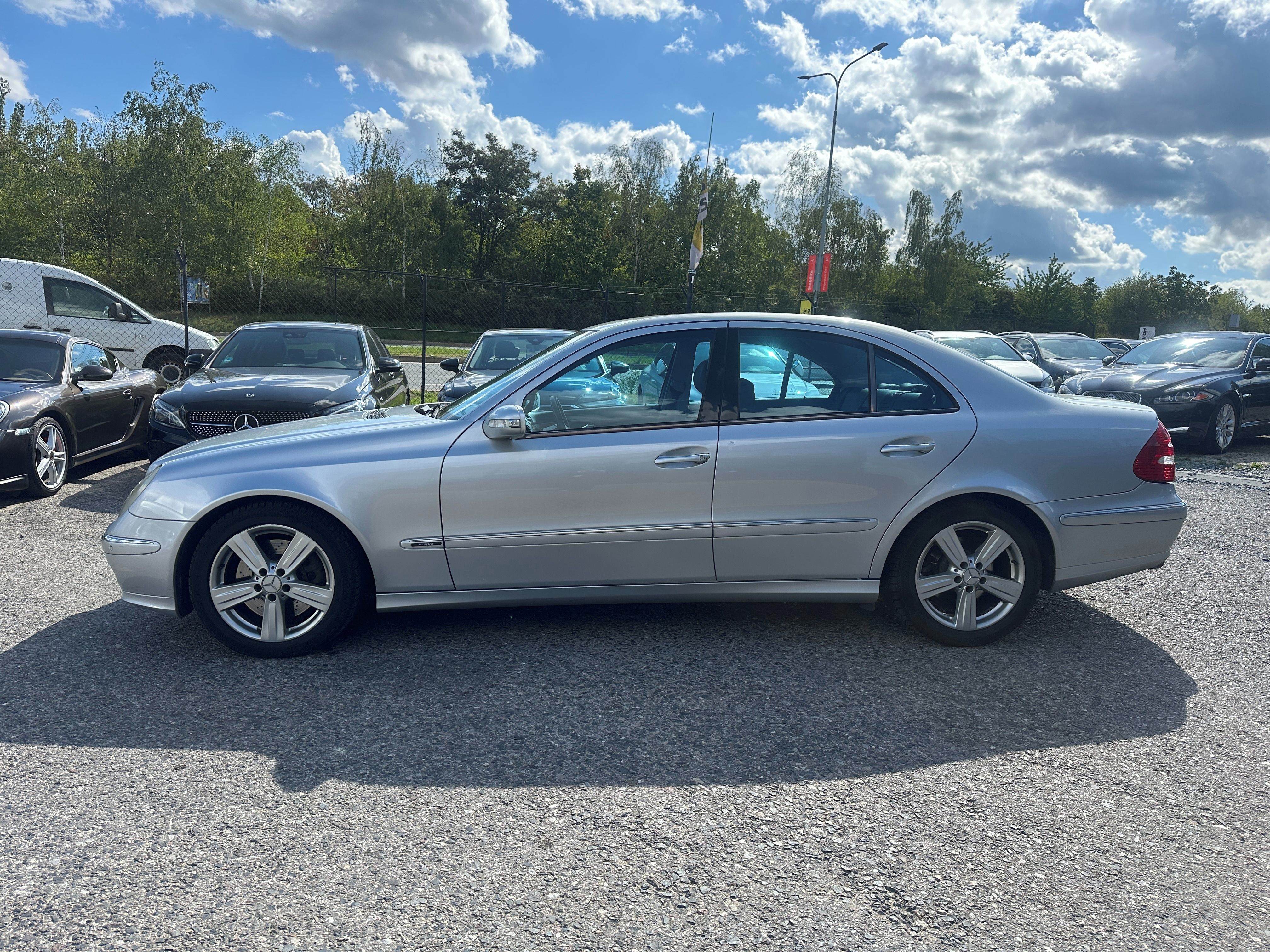 Mercedes-Benz Třídy E, Mercedes-Benz E 280 2006 - fotka 4