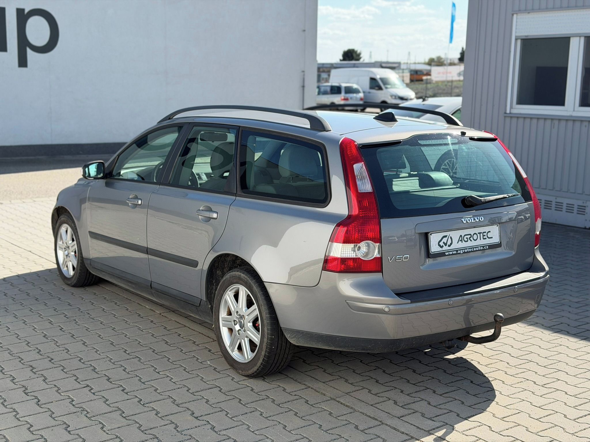 Volvo V50, 1.6D 80 kW Combi - fotka 5