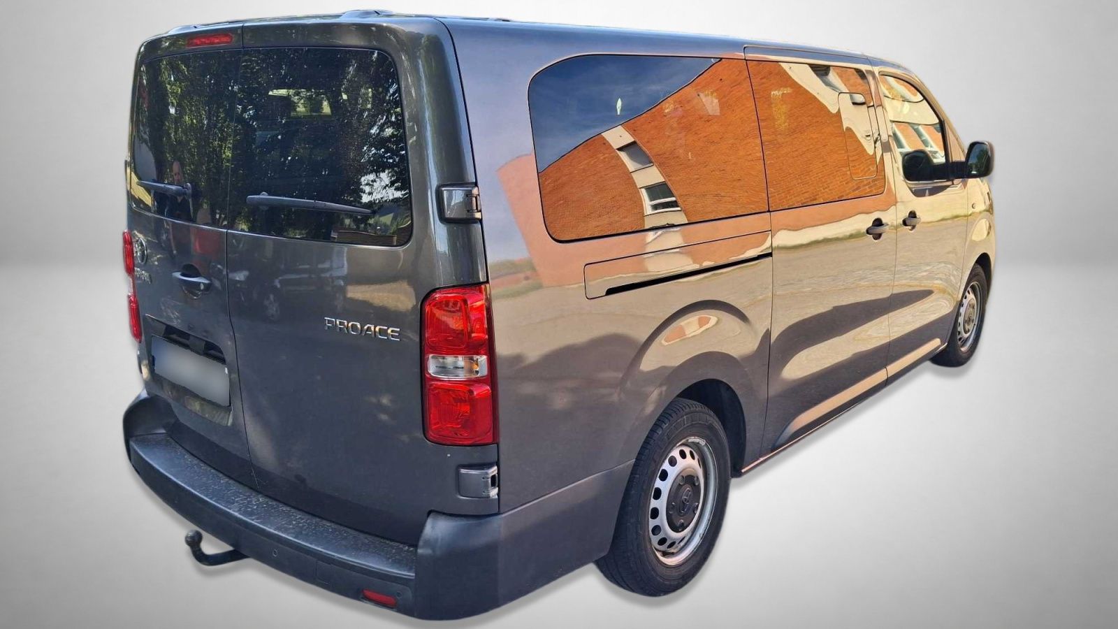 Toyota Proace, 2.0 D-4D, Kombi, 9 míst, L2 - fotka 2
