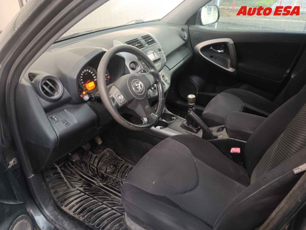 Toyota Rav4, 2.2 D4-D - fotka 3