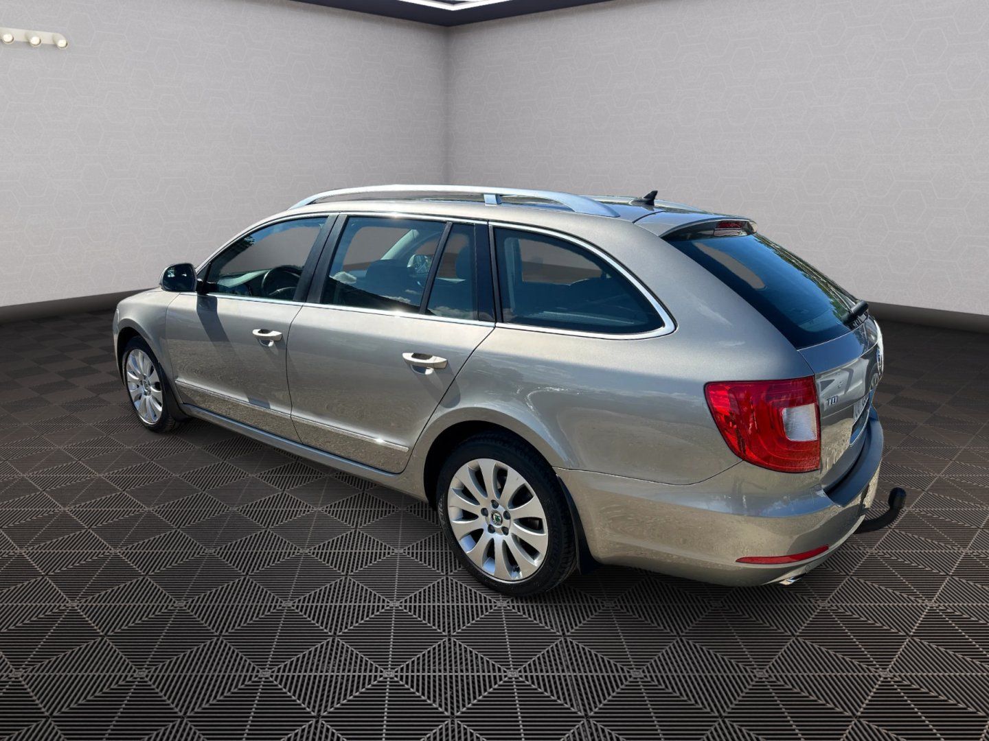 Škoda Superb, 2.0Tdi 103kw - fotka 5