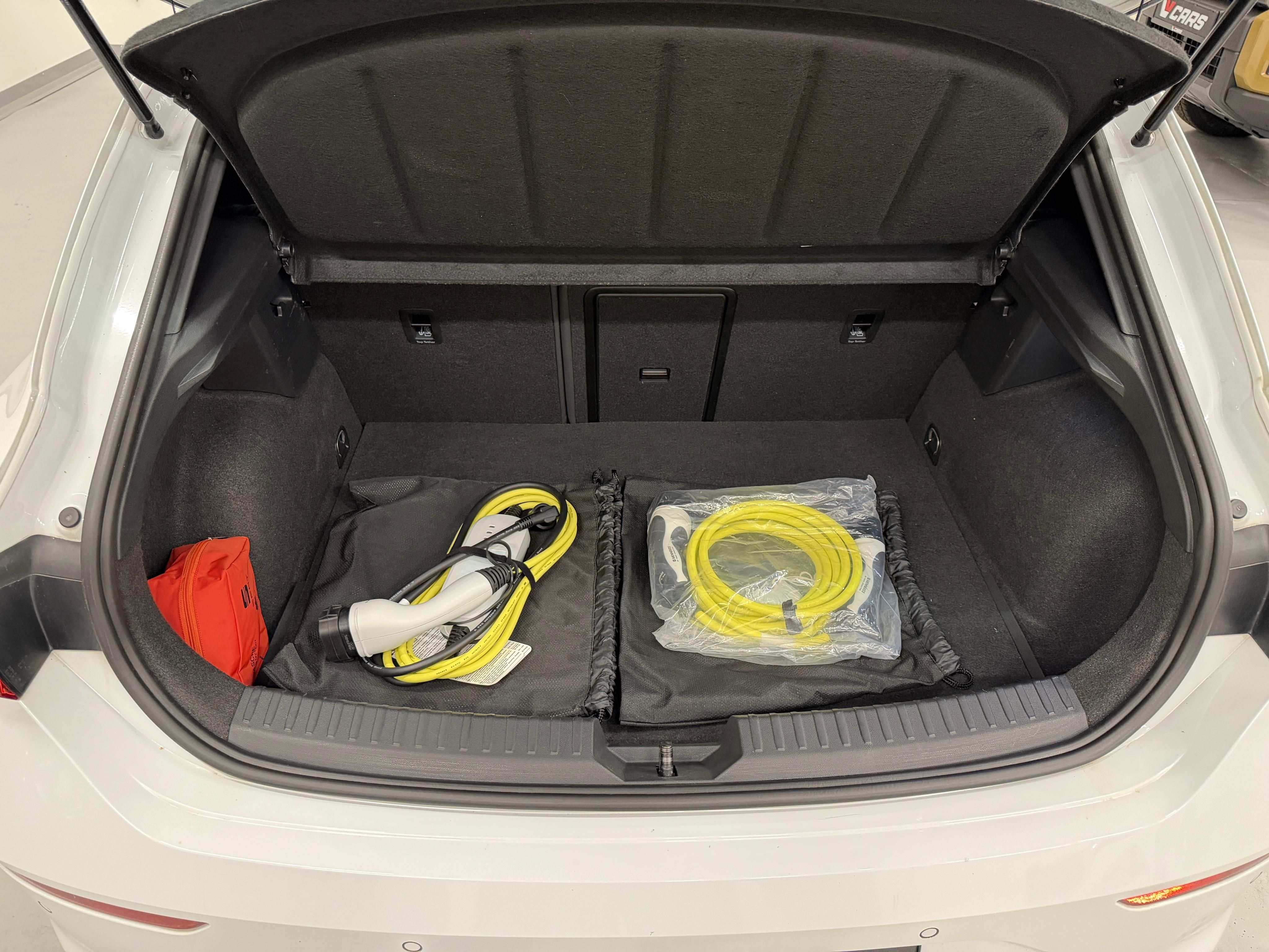 Cupra Leon, 1.4 e-HYBRID VZ 180 *1M*DPH* - fotka 5
