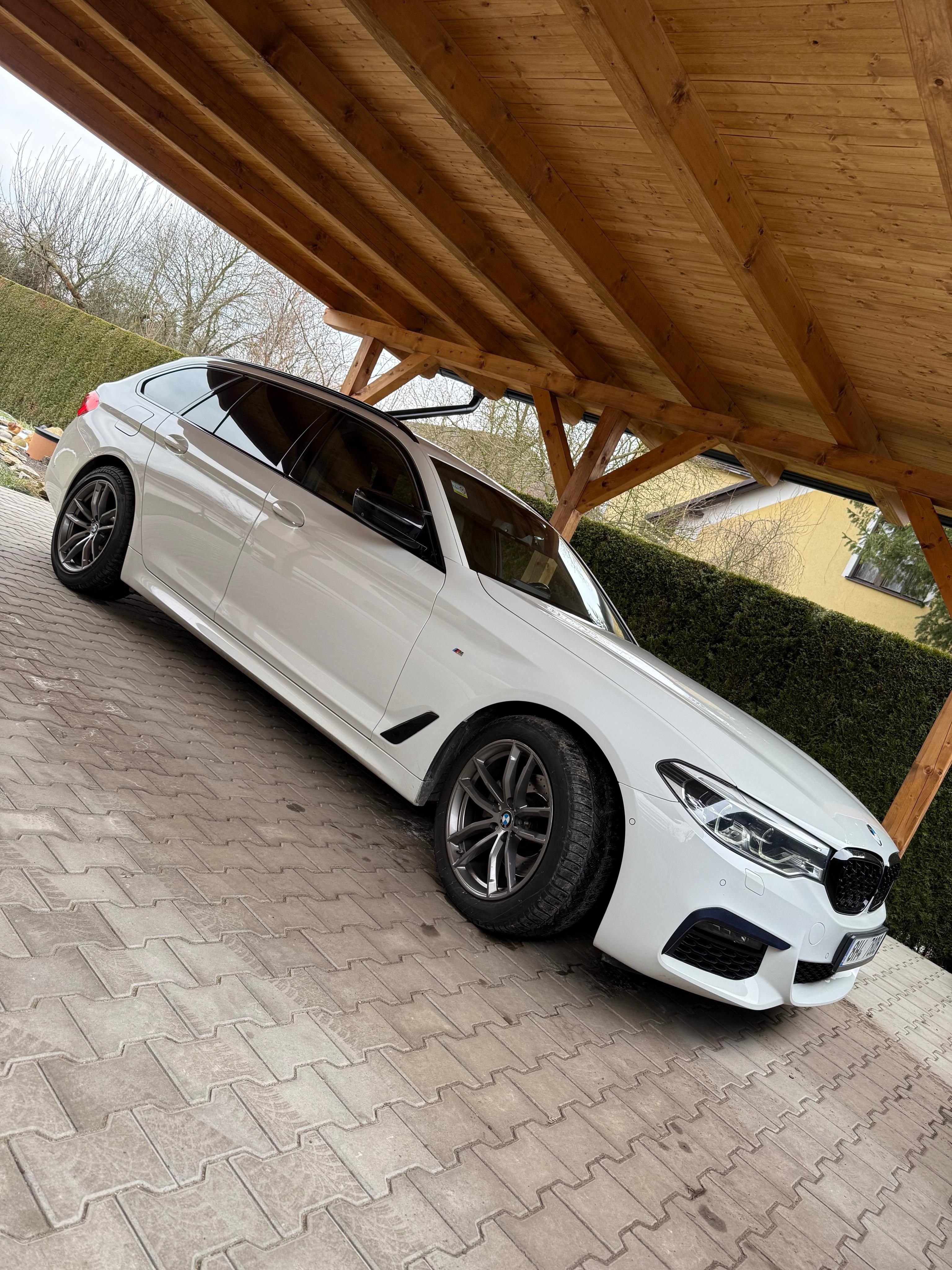 BMW Řada 5, 2.0 xDrive - fotka 4
