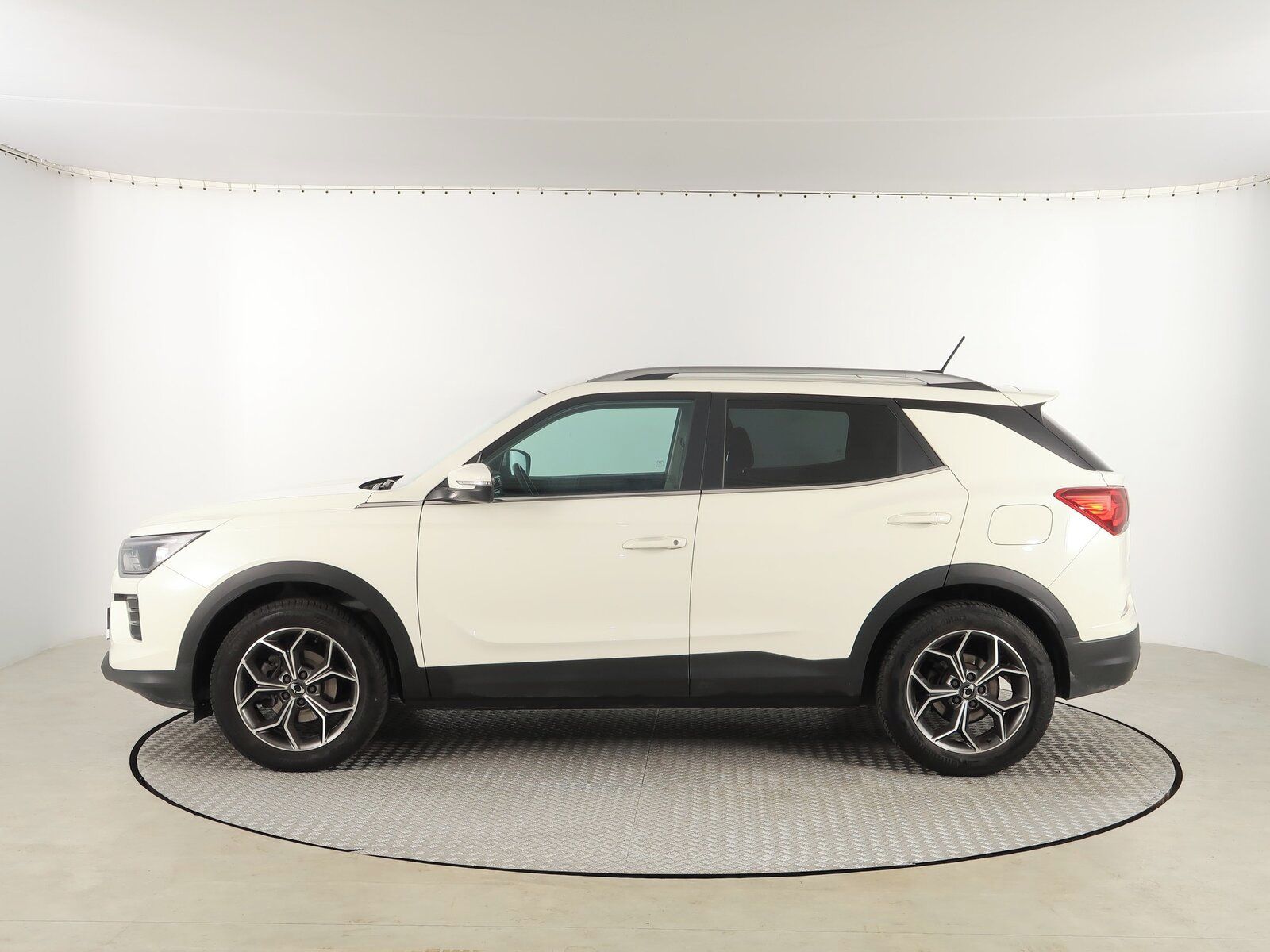 SsangYong Korando, 1.5 T-GDI, Serv.kniha - fotka 3
