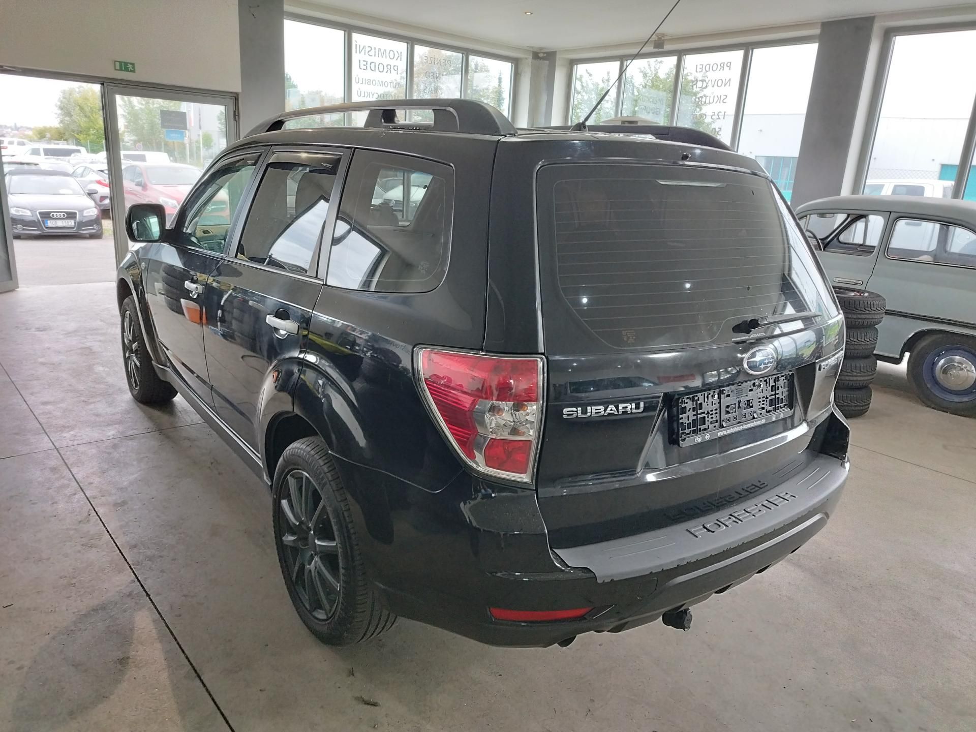 Subaru Forester, 2.0i,taž.zař.,4x4 - fotka 4