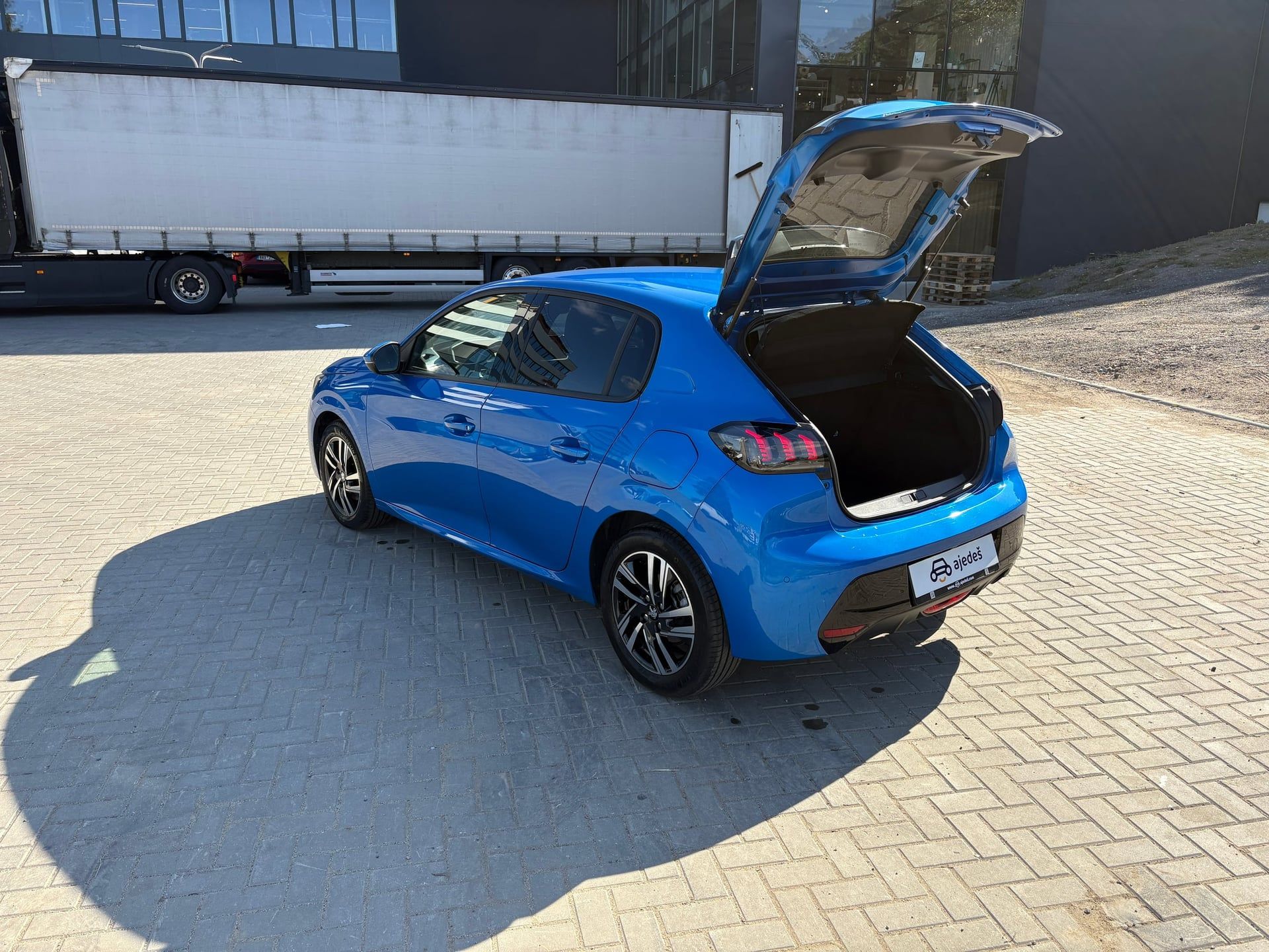 Peugeot 208, 1.2 PureTech/Allure/servis/ČR - fotka 5
