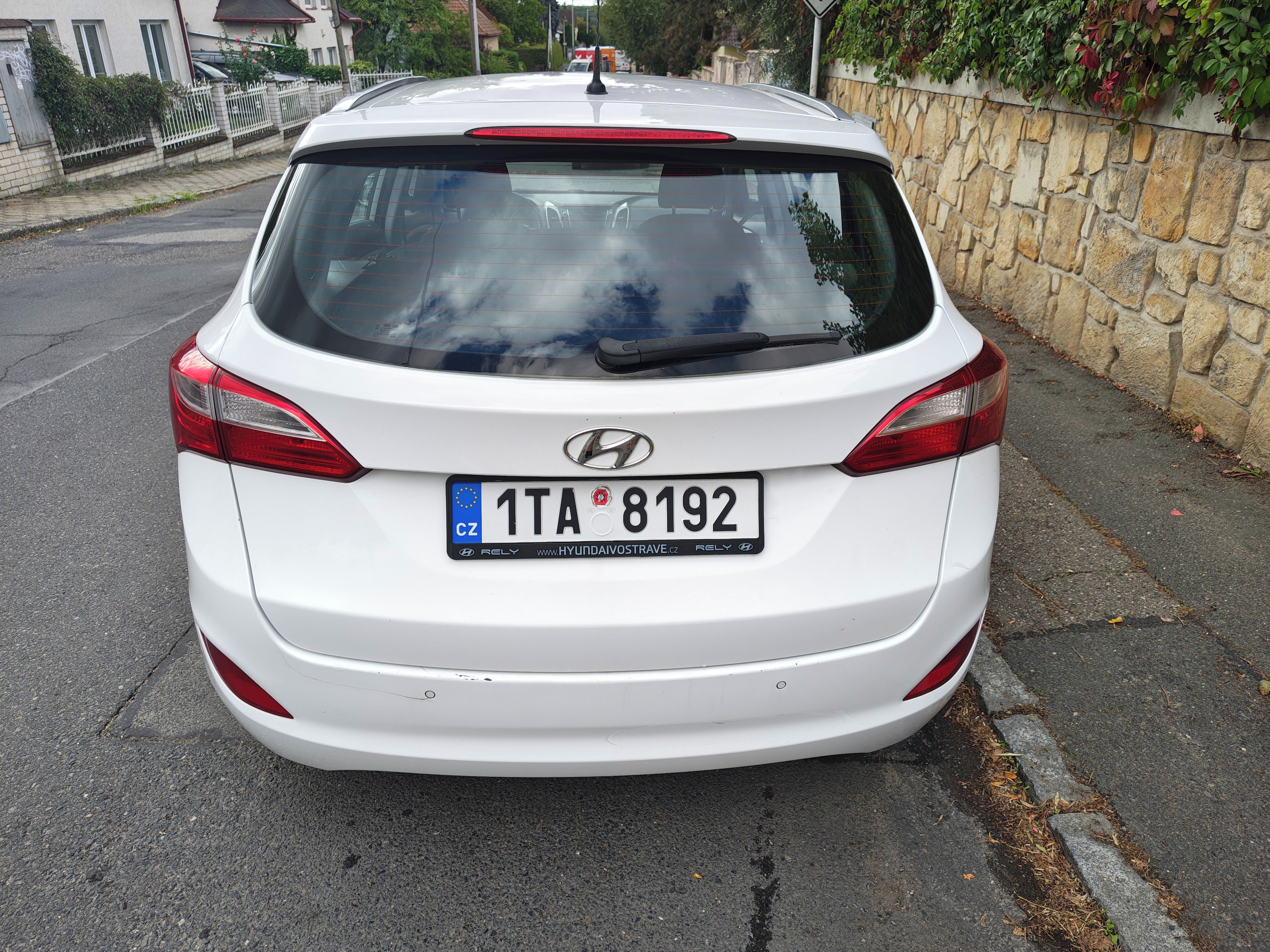 Hyundai i30, Hyundai i30 kombi 1.6 CRDi 81k - fotka 4