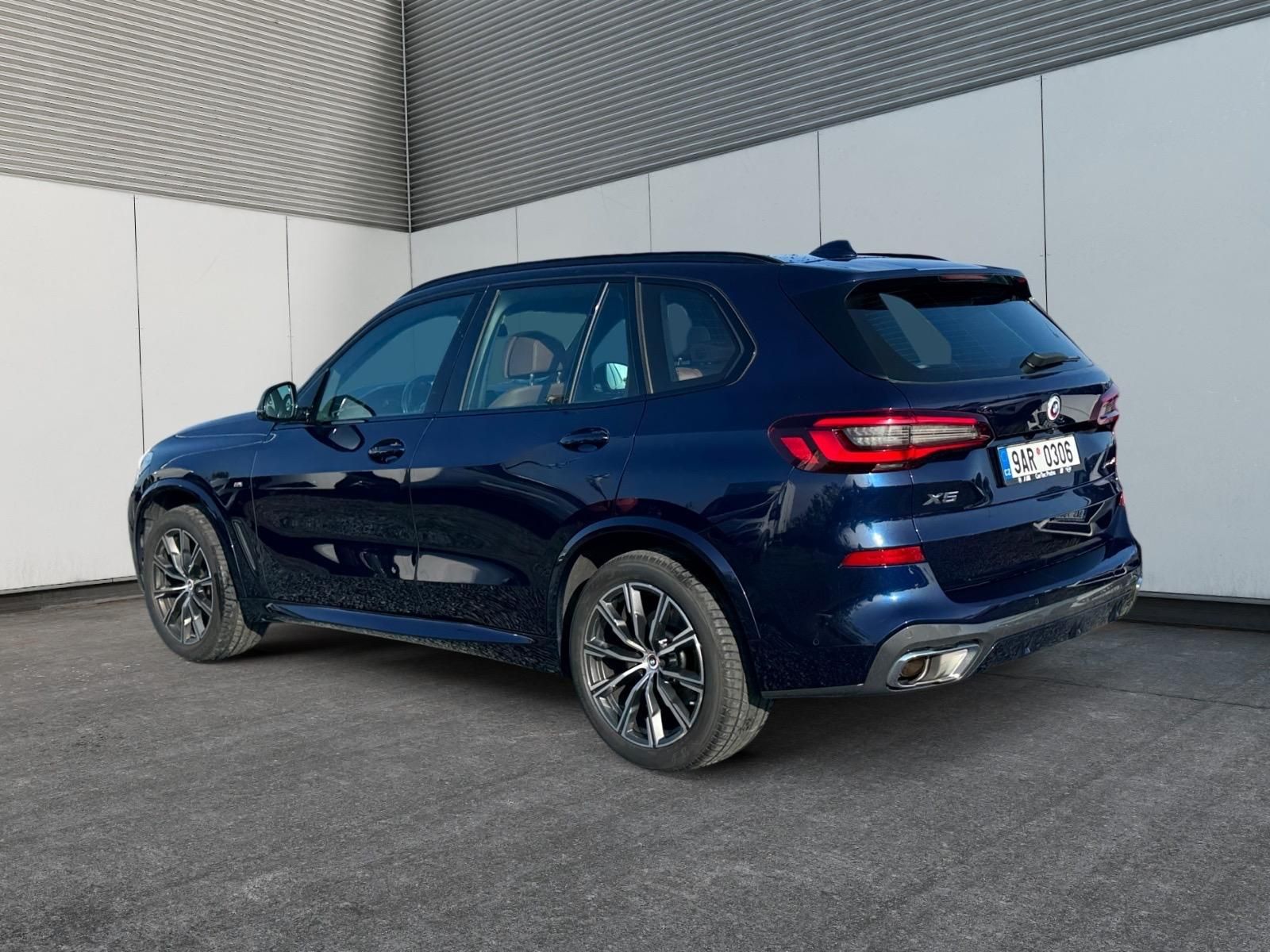 BMW X5, xDRIVE 40i 245kW 4x4 CZ DPH - fotka 4