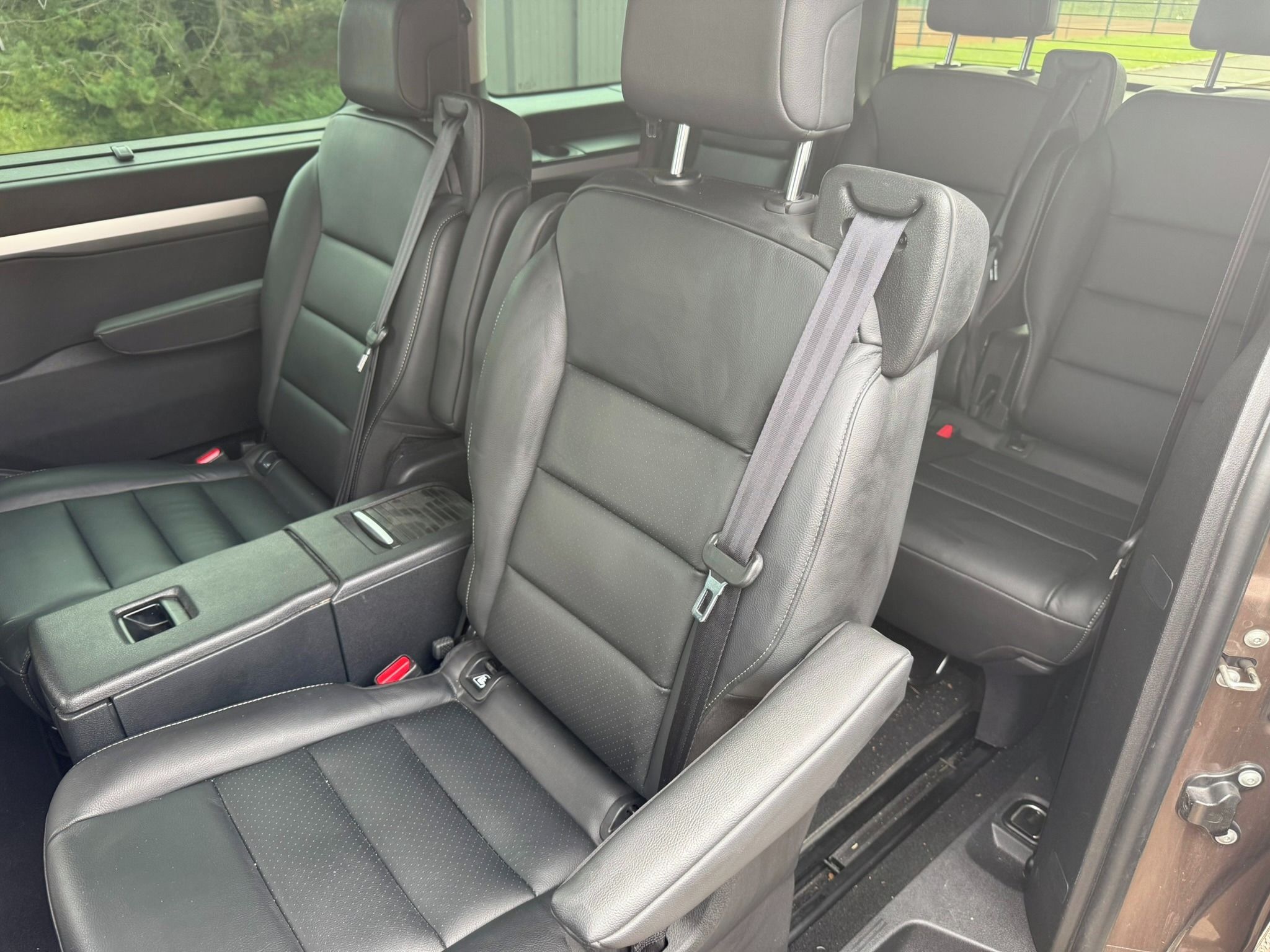 Toyota Proace Verso, 2.0 D-4D 130 kW 8AT VIP 7 míst - fotka 5