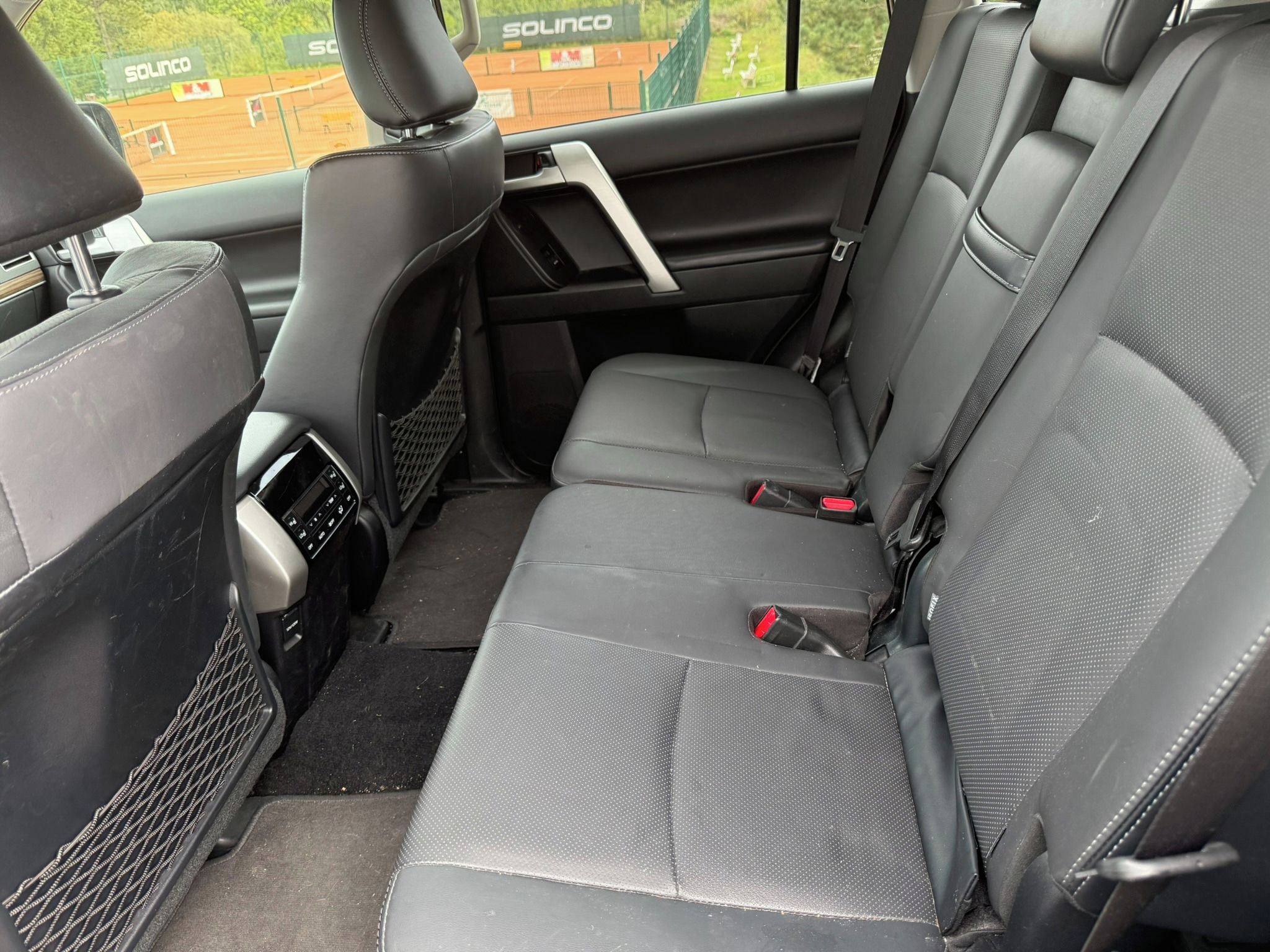 Toyota Land Cruiser, 2.8 D-4D 150 kW 4x4 Invincible - fotka 5