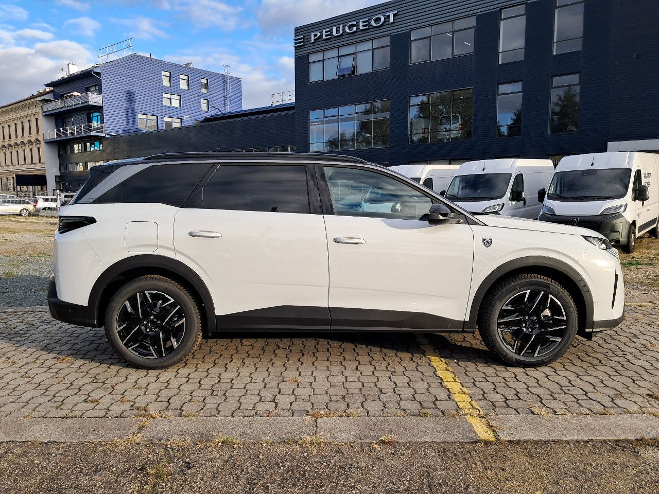 Peugeot 5008, GT Hybrid 136 e-DCS6 - fotka 4