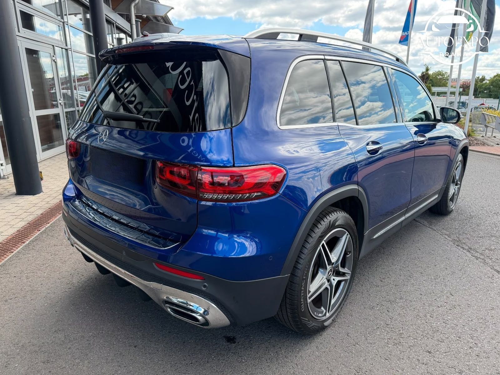 Mercedes-Benz GLB, 200 AMG*AMBIENTE*Kamera*CARBON - fotka 5