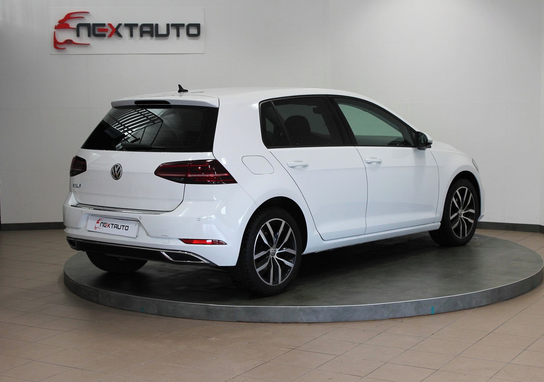 Volkswagen Golf, 2.0 TDI 110kW DSG HIGHLINE, ČR - fotka 5
