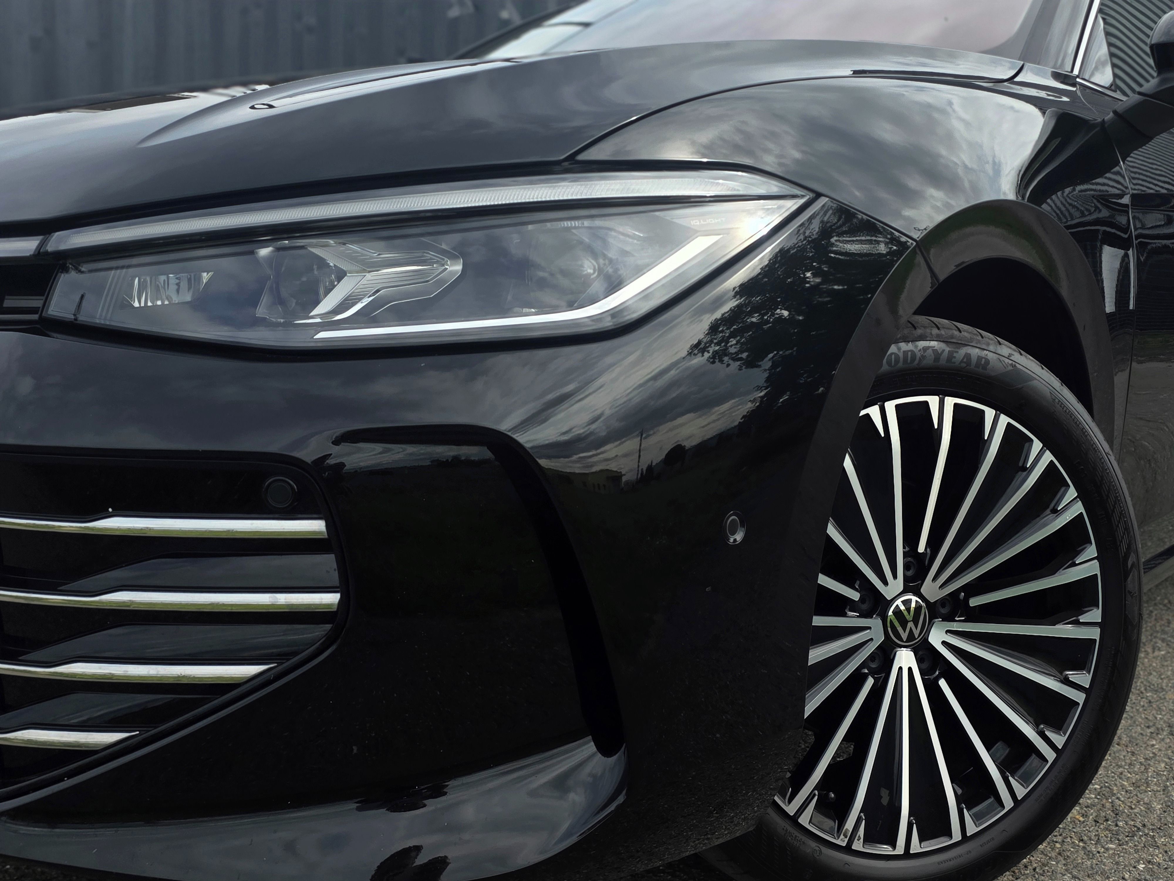 Volkswagen Passat, 2.0 TDI, Elegance / TOP STAV - fotka 5