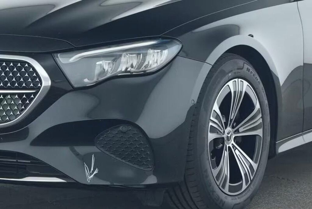 Mercedes-Benz Třídy E, 200 AVANTGARDE DISTRONIC - fotka 3
