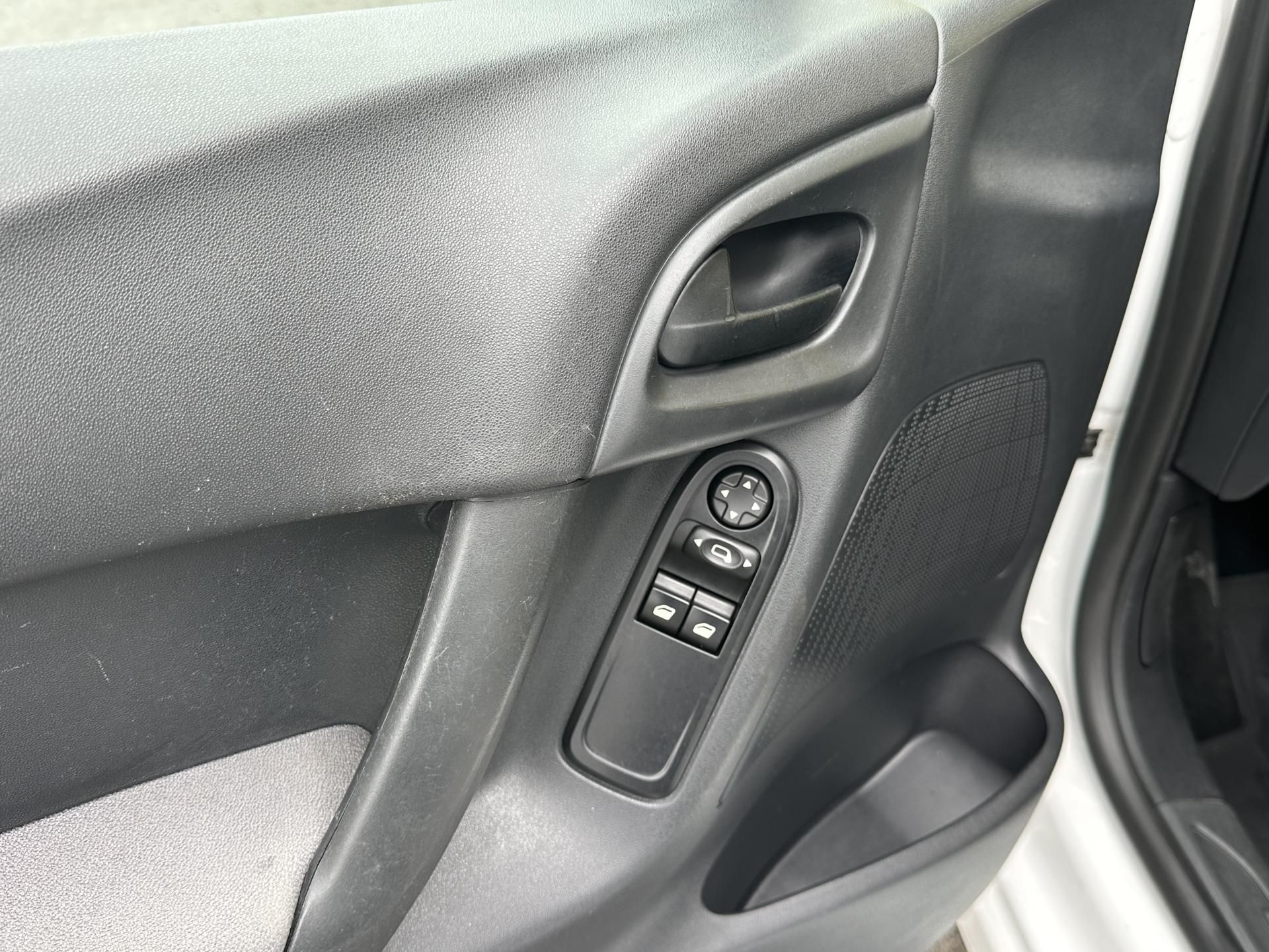 Citroën C3, 1.0 / 50kW *KLIMA* 1.Maj. - fotka 5