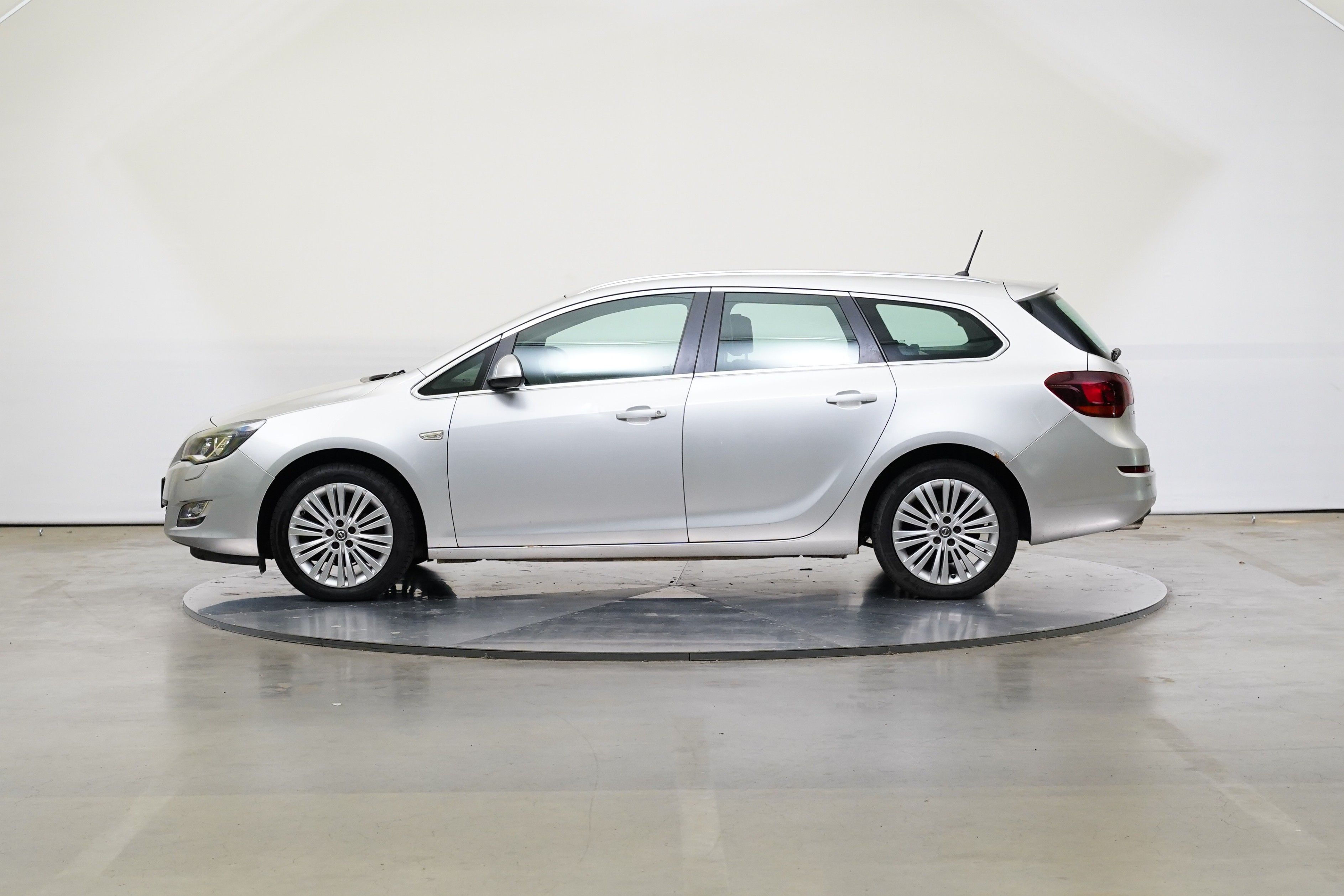 Opel Astra, 1.4 T 103 kW - fotka 3