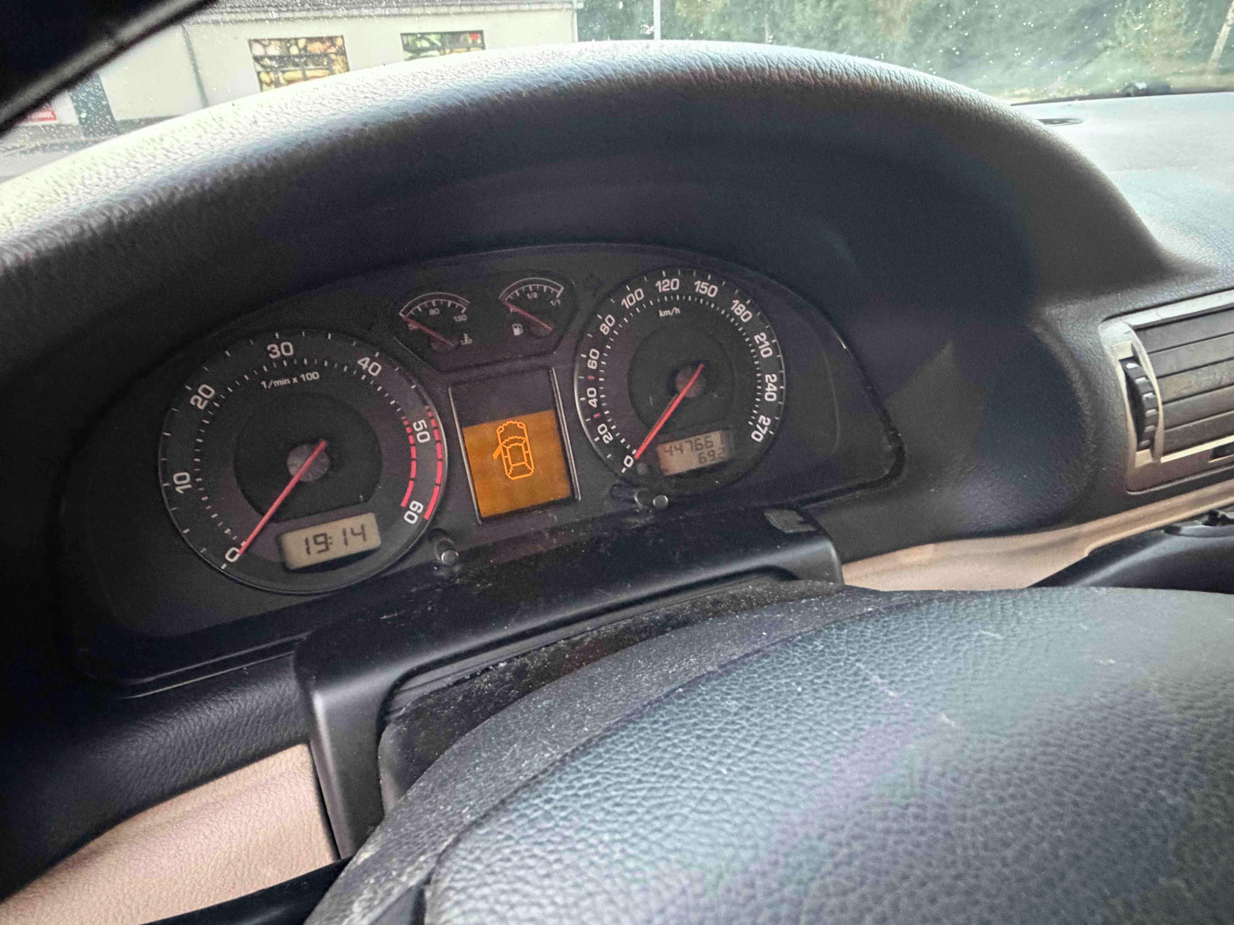 Škoda Superb, 2.0 TDi - fotka 6