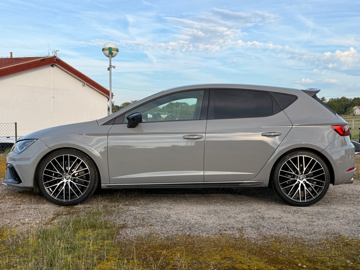 Seat Leon, 2.0 TSI DSG Cupra R 300 LIMIT - fotka 4