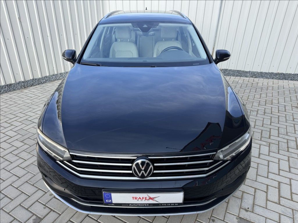 Volkswagen Passat, 2,0 TDI DSG ELEGANCE 1.maj. ČR - fotka 6