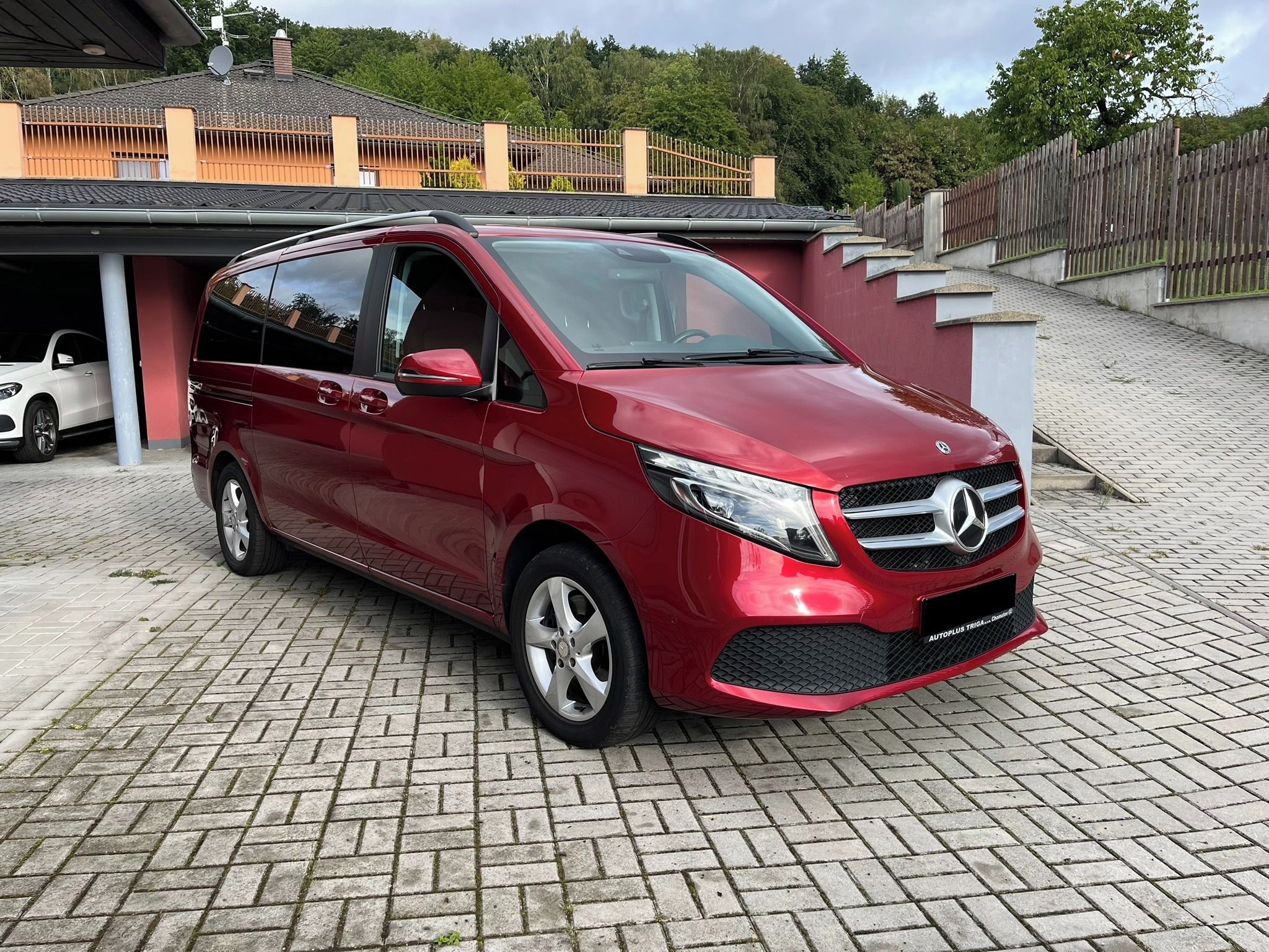 Mercedes-Benz Třídy V, 250d*L*4MATIC*6míst*DPH - fotka 2