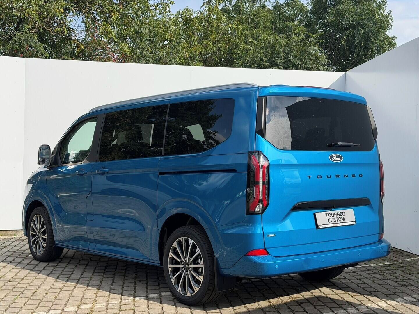 Ford Tourneo Custom, 2,5 Duratec Hybrid (PHEV) 171 - fotka 3