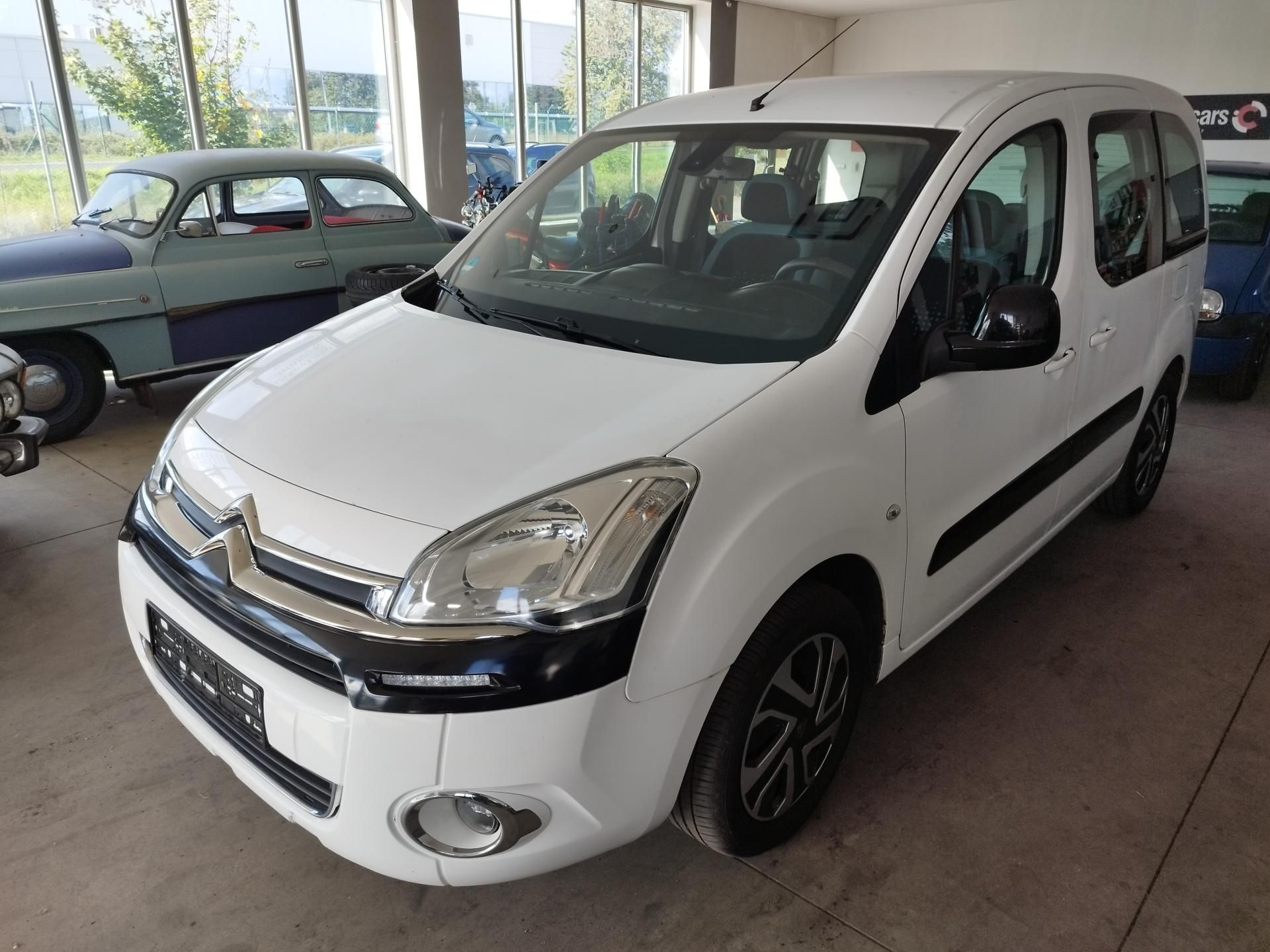 Citroën Berlingo, 1,6i,88KW,LED,KLIMA,SERVISKA - fotka 4