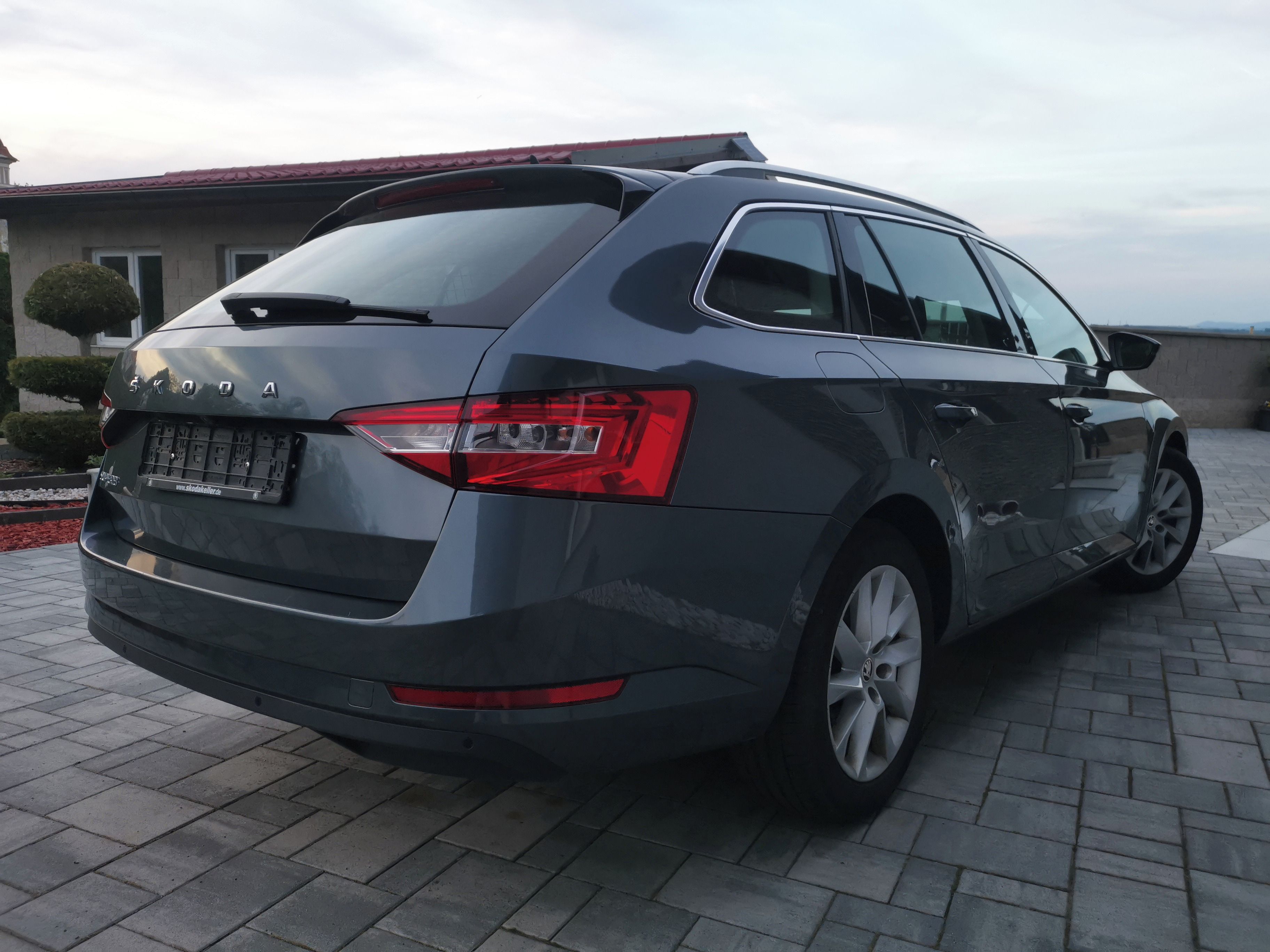 Škoda Superb, Škoda Superb iV Combi 1.4 TSI - fotka 3