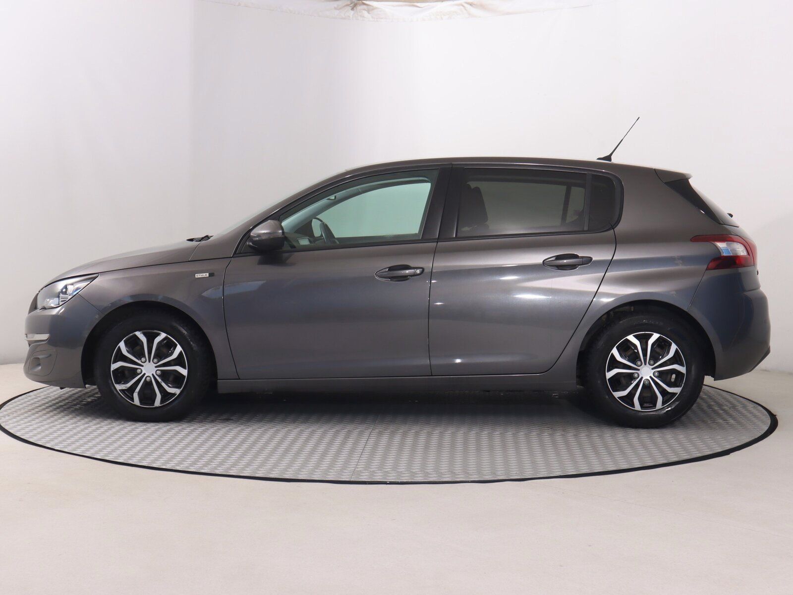 Peugeot 308, 1.2 PureTech, Serv.kniha - fotka 3