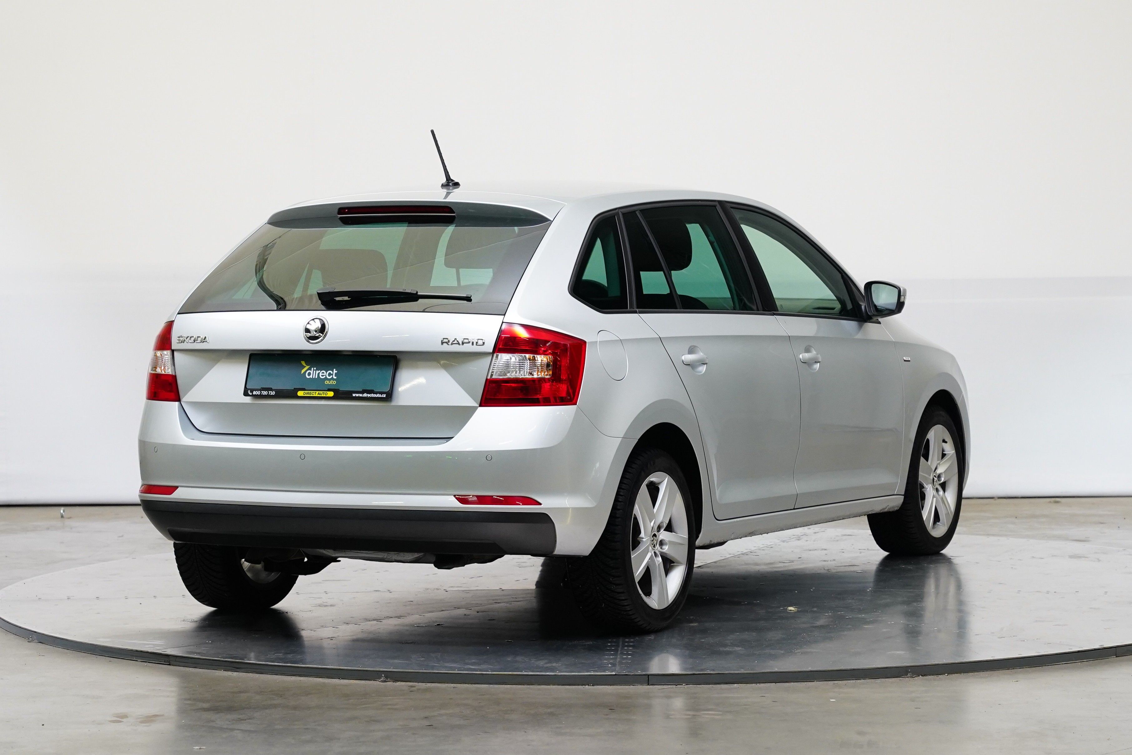 Škoda Rapid, 1.2 TSI 66 kW Drive - fotka 2