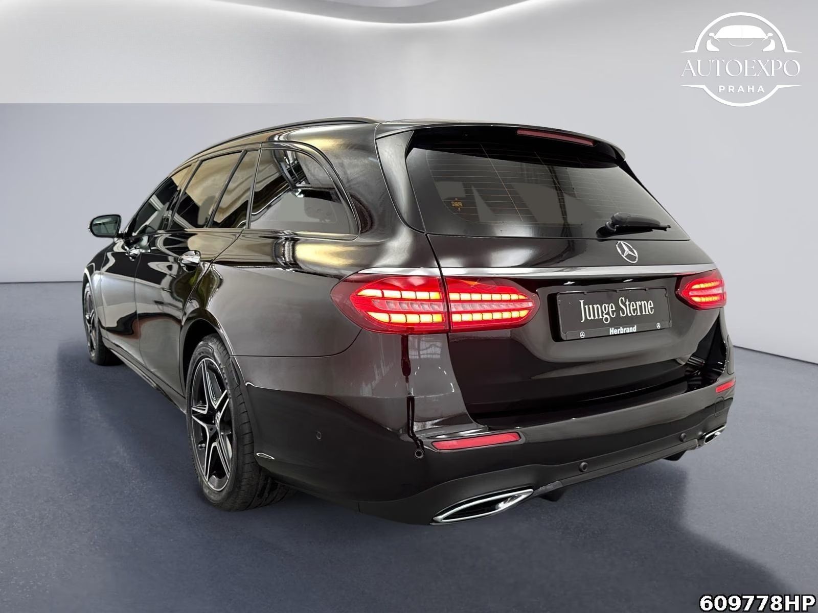 Mercedes-Benz Třídy E, 300de 4M T AMG DISTRONIC - fotka 4