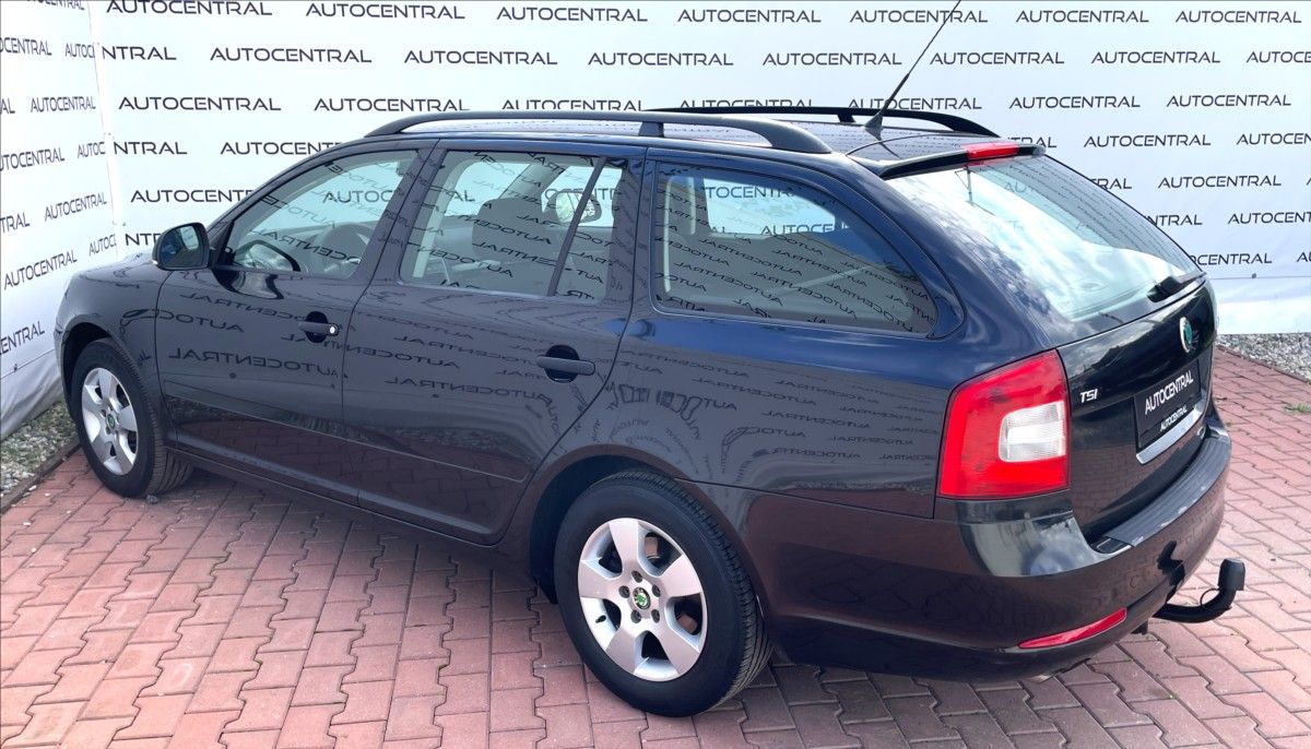 Škoda Octavia, 1,4 TSi,90kW,serv.kn. - fotka 6