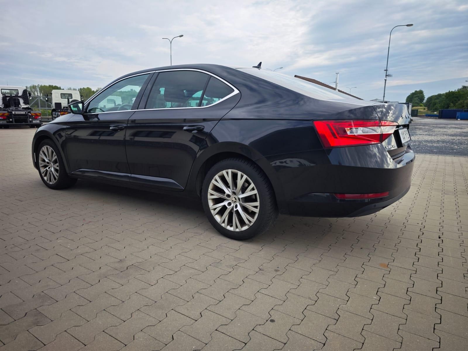 Škoda Superb - fotka 5