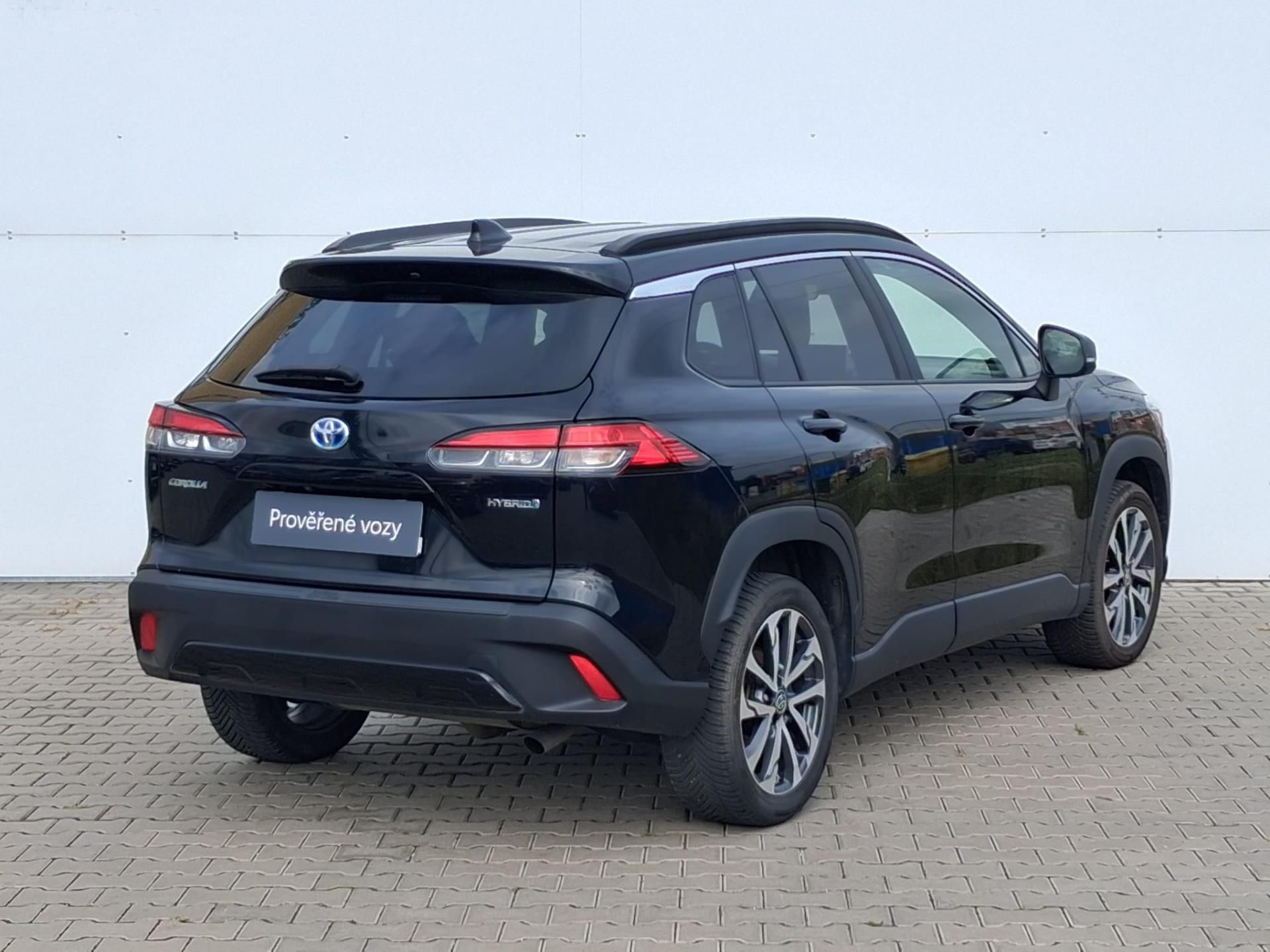 Toyota Corolla Cross, 2.0 HSD e-CVT Style - fotka 2