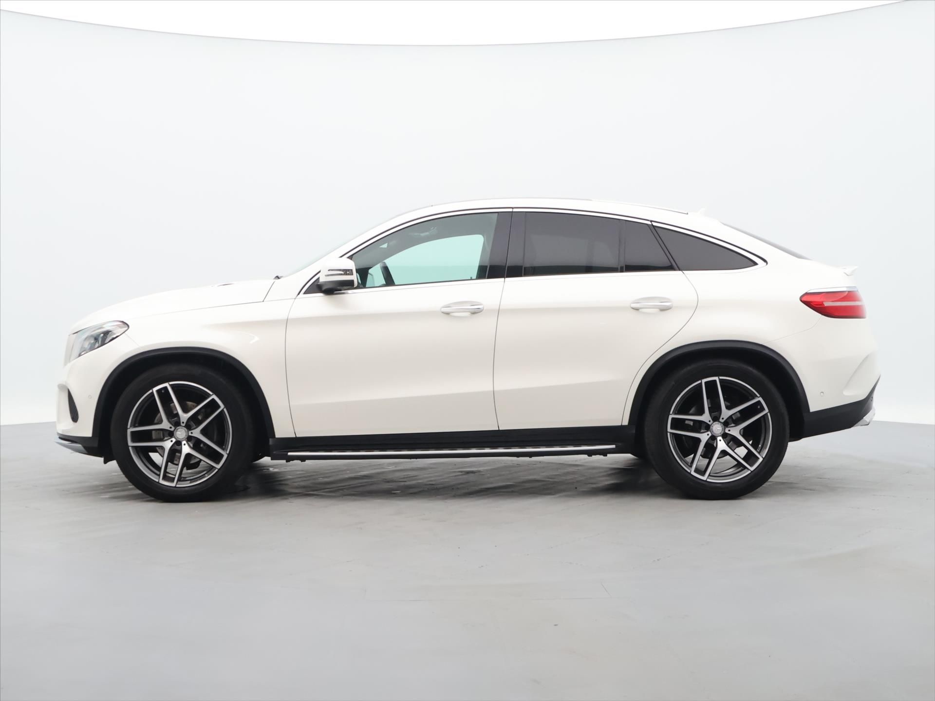 Mercedes-Benz GLE, 3,0 350d 227kW AMG H&K LED CZ - fotka 4