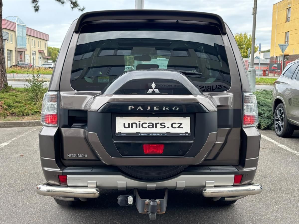Mitsubishi Pajero, 3,2 DI-D  Instyle 4x4+Serviska - fotka 5