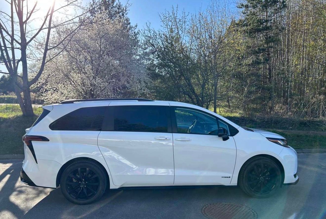 Toyota Sienna, 2.5L LE 8Mist - fotka 4